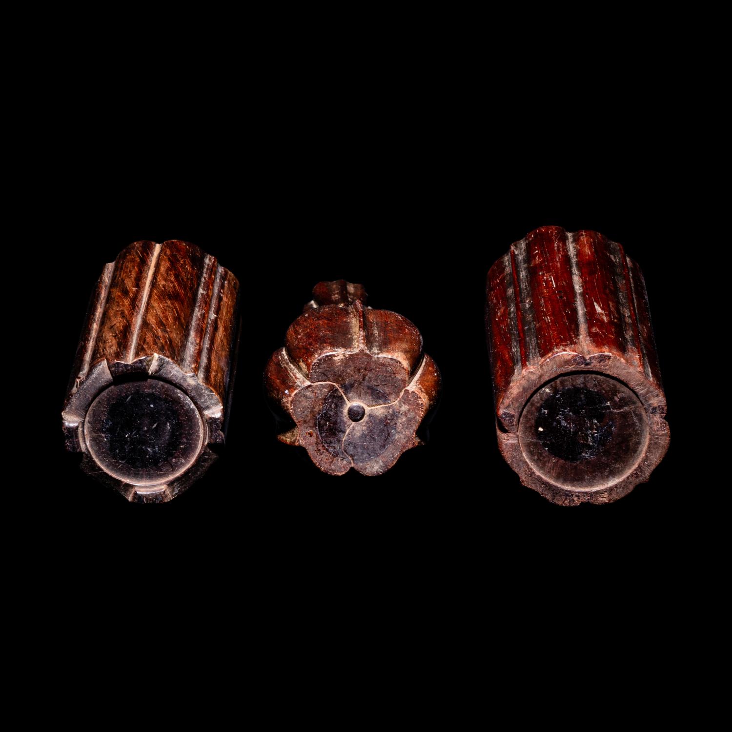 Three Chinese Zitan or Huanghuali Lobed Incense Tool Holders, 17th/18th Century 清早期 紫檀或黃花梨葵式香瓶三件