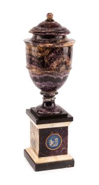 An English Blue John Urn Height 14 inches. — 19TH CENTURY
