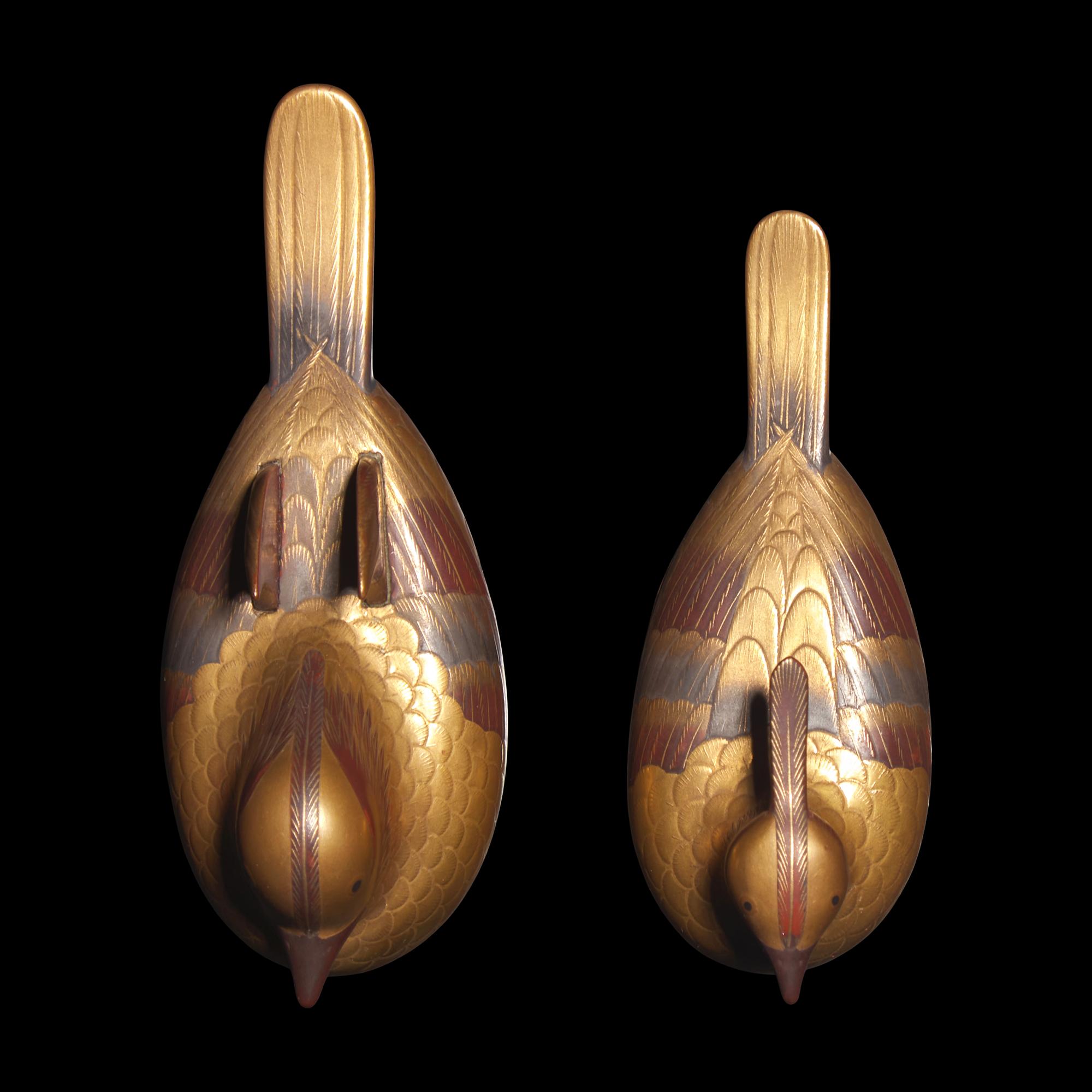 A Pair of Japanese Gold Lacquer Mandarin Duck-Form Covered Boxes, Oshidori , 18th-19th Century — 日本江戶-明治時期 金漆彩繪鴛鴦蓋盒一對