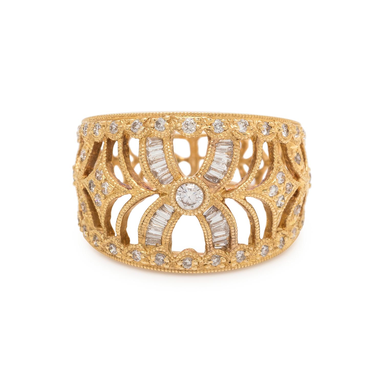 YELLOW GOLD AND DIAMOND RING