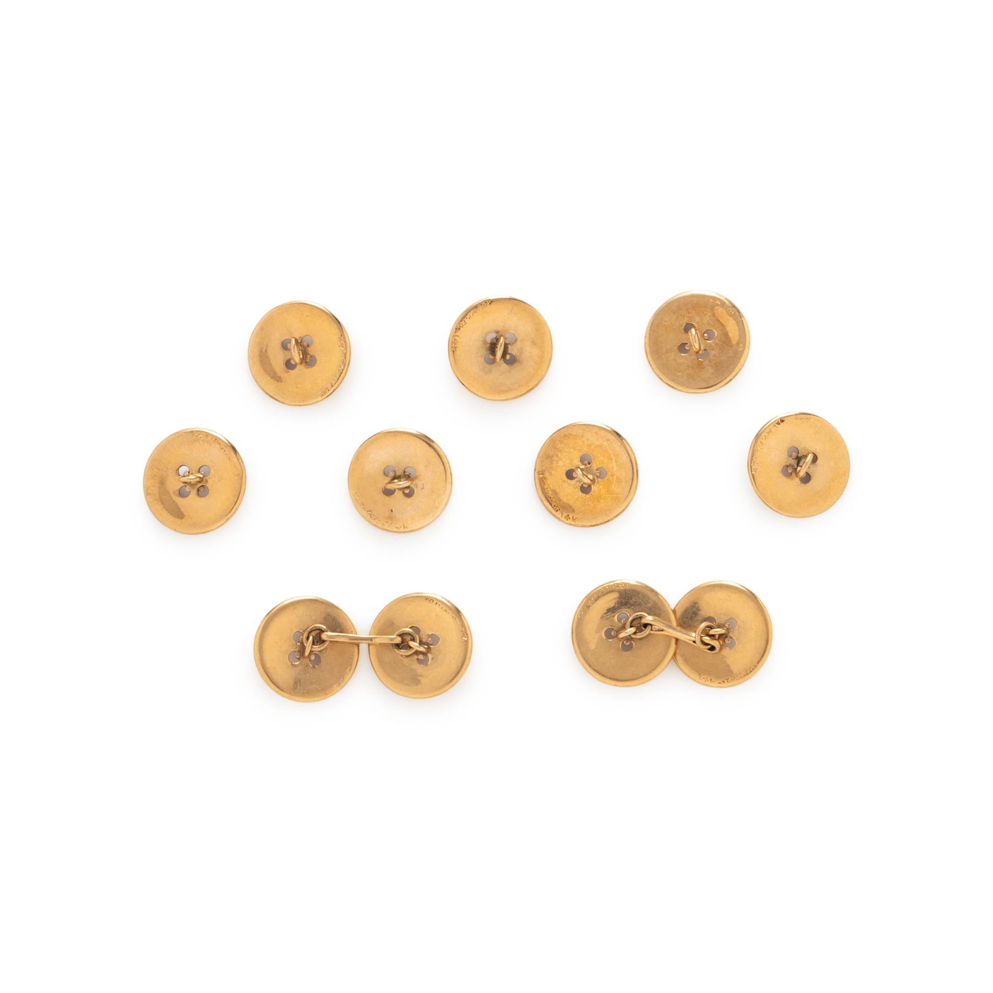 YELLOW GOLD CUFFLINKS AND SET OF BUTTONS
