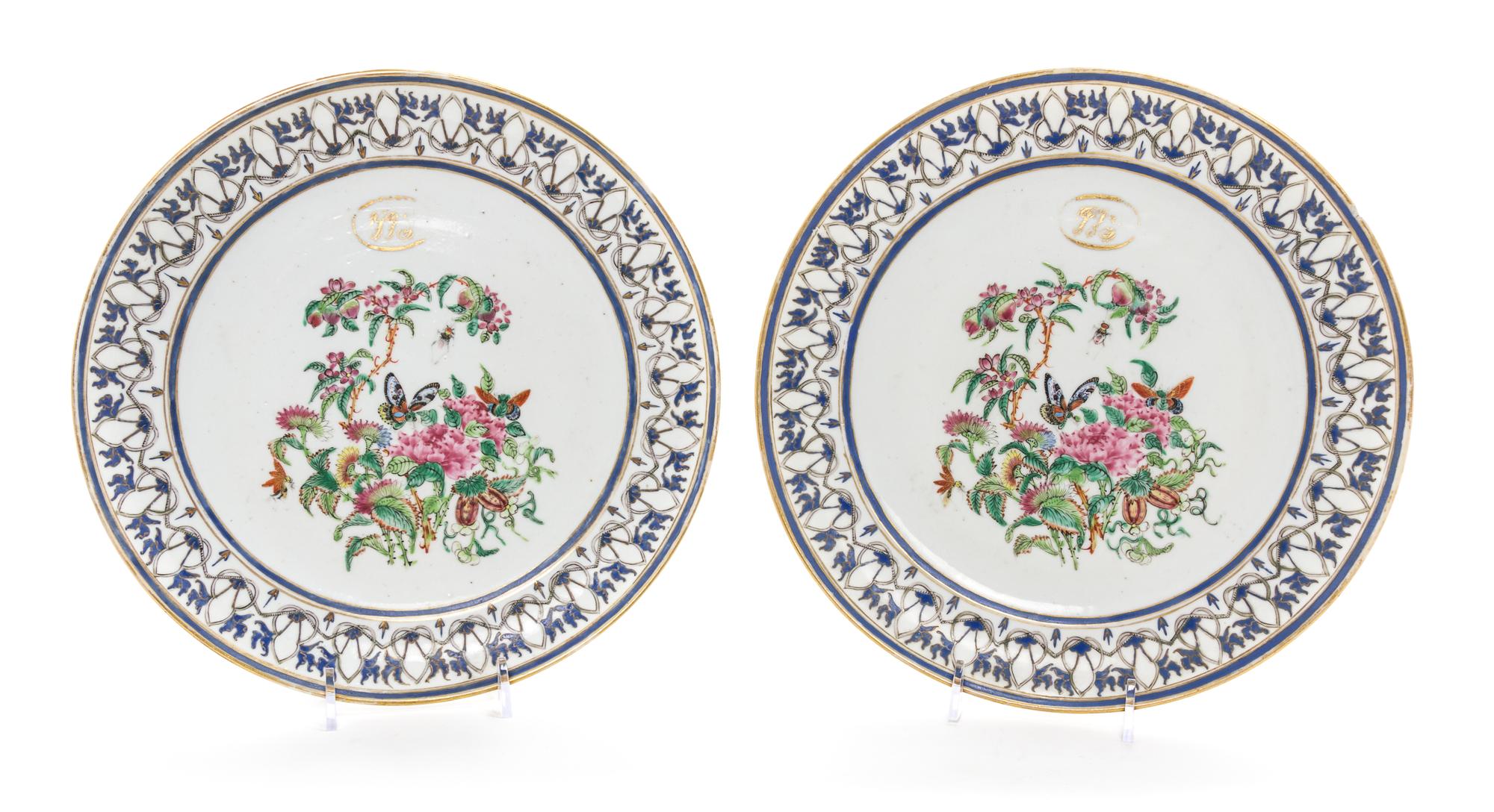 A Pair of Chinese Export Porcelain Plates Diameter of each 9 3/4 inches.