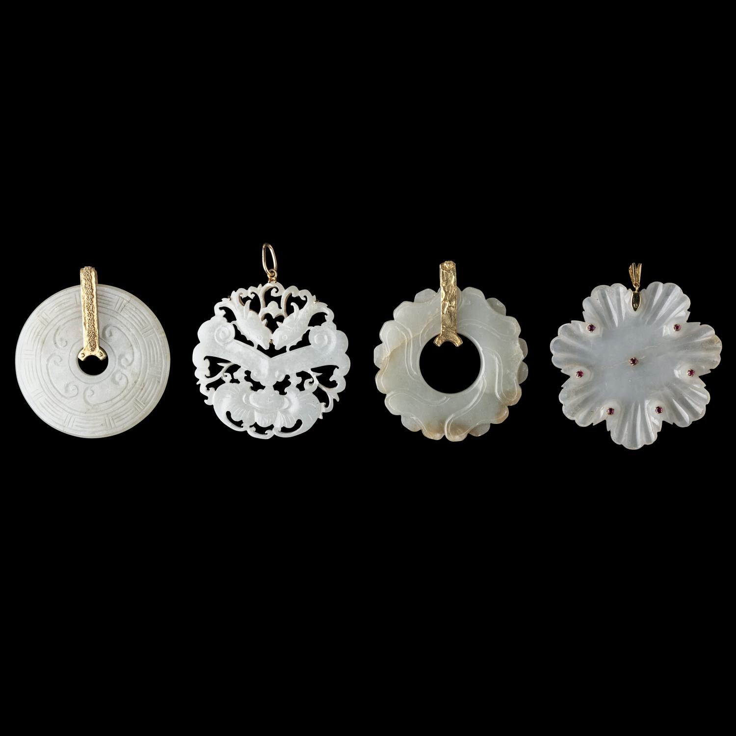 Four Chinese Carved Jade Pendants, Qing Dynasty 清 白玉花片四枚
