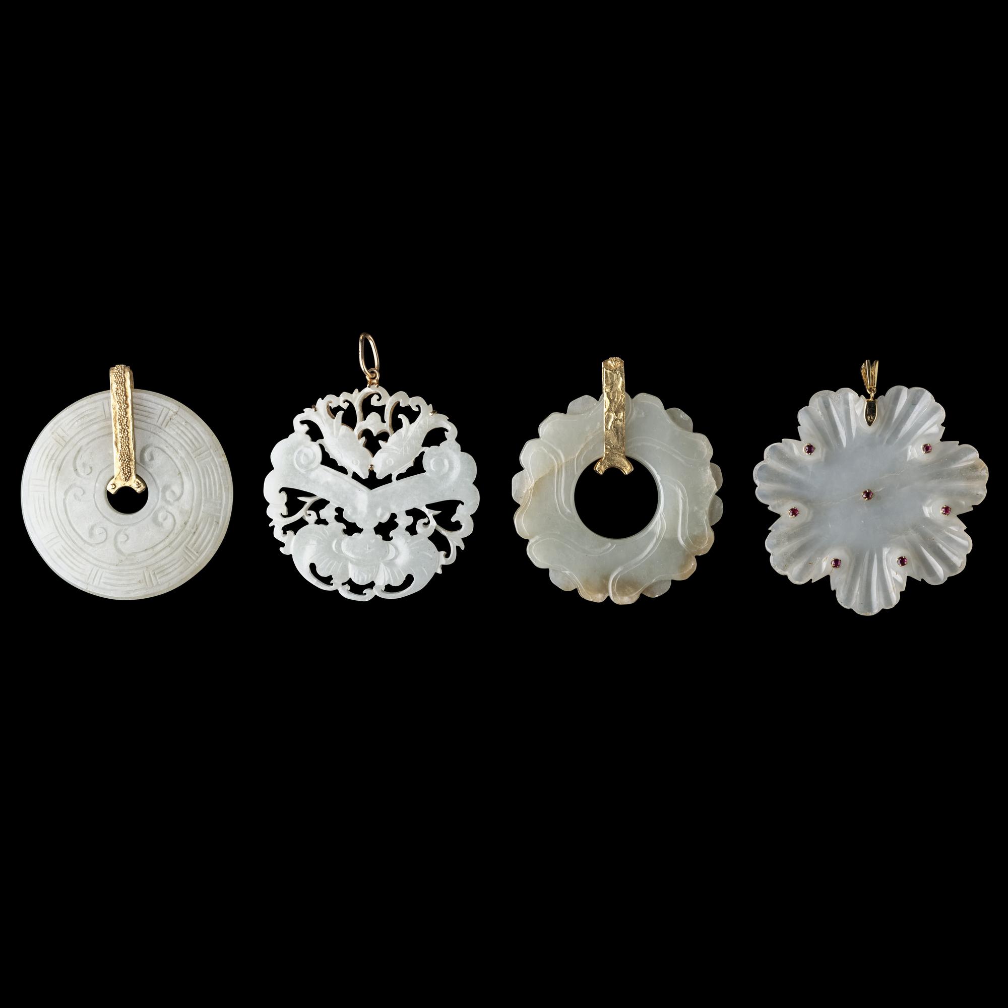 Four Chinese Carved Jade Pendants, Qing Dynasty 清 白玉花片四枚