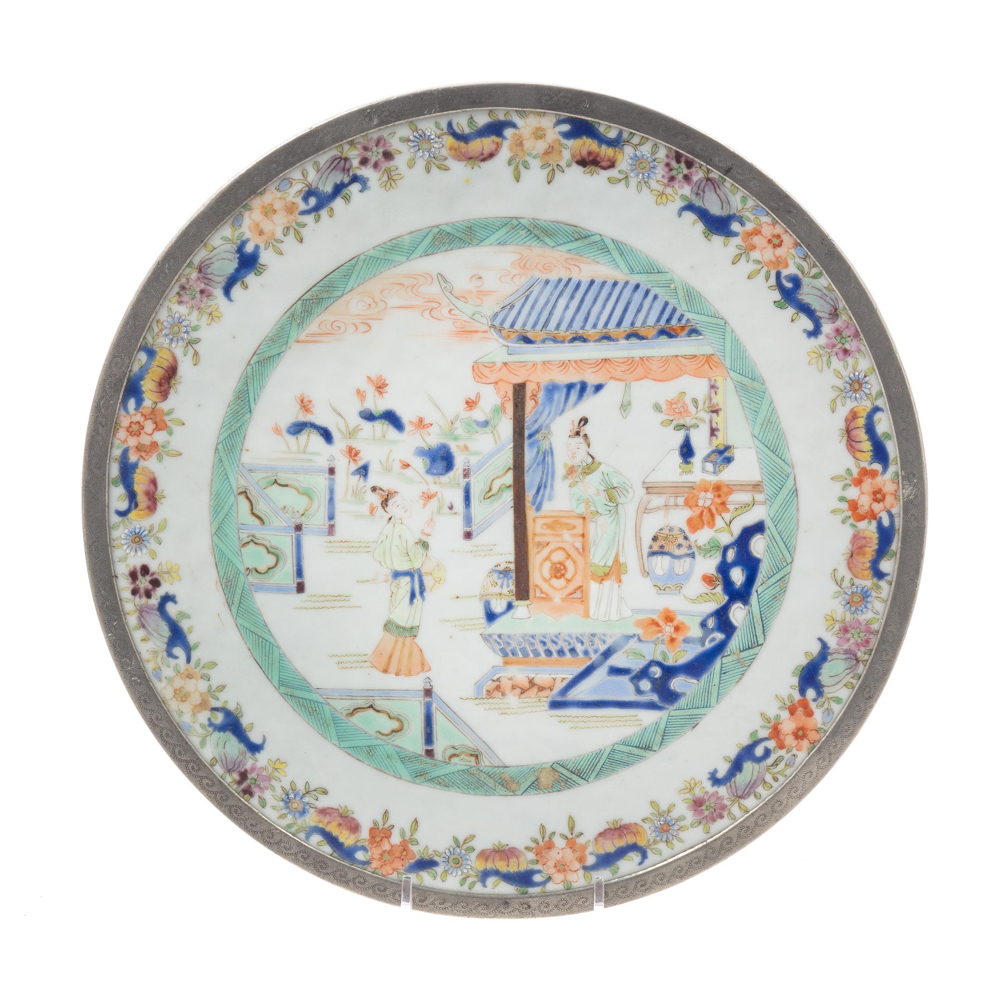 A Famille Rose Porcelain Circular Plaque