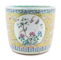 A Famille Rose Porcelain Jardinière