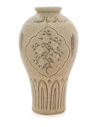A Korean Goryeo-Style Inlaid Celadon Glazed Vase, Maebyong