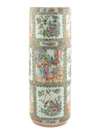 A Chinese Export Rose Medallion Porcelain Umbrella Stand