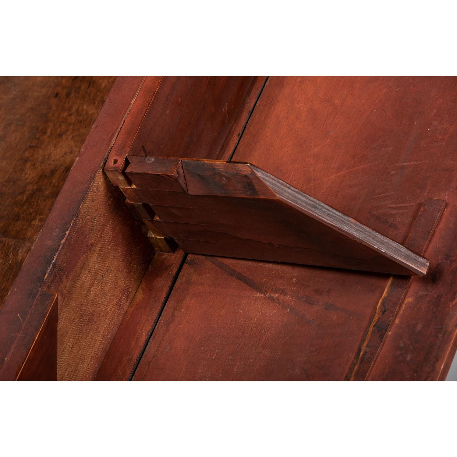 A Federal Red-Stained Maple and Cherrywood Drop Leaf Table
