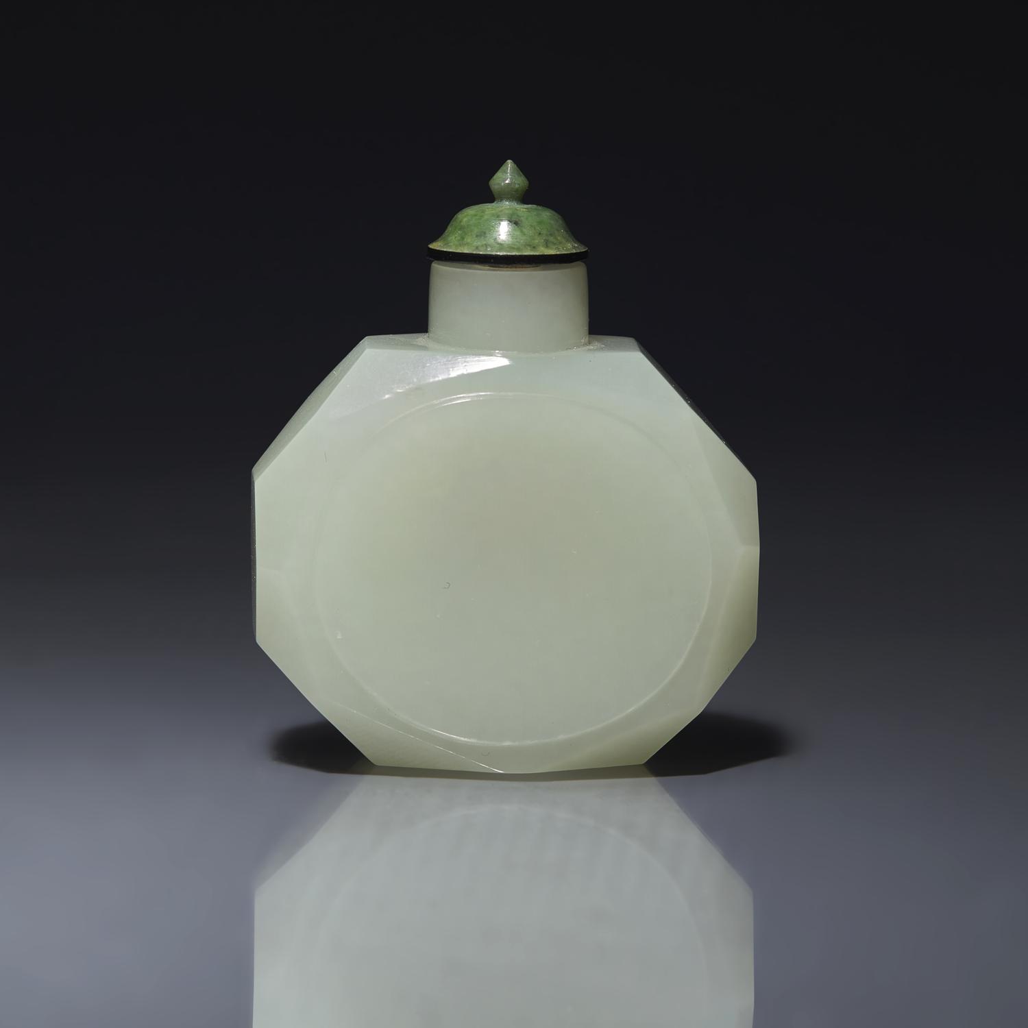 A Chinese White Jade Snuff Bottle 白玉八方鼻烟壺