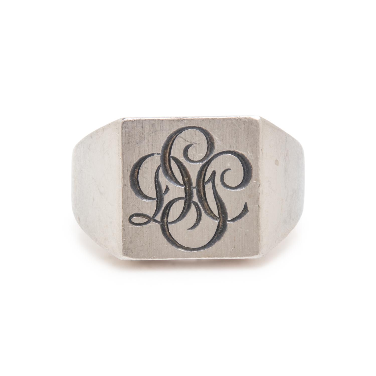 CARTIER, PLATINUM SIGNET RING