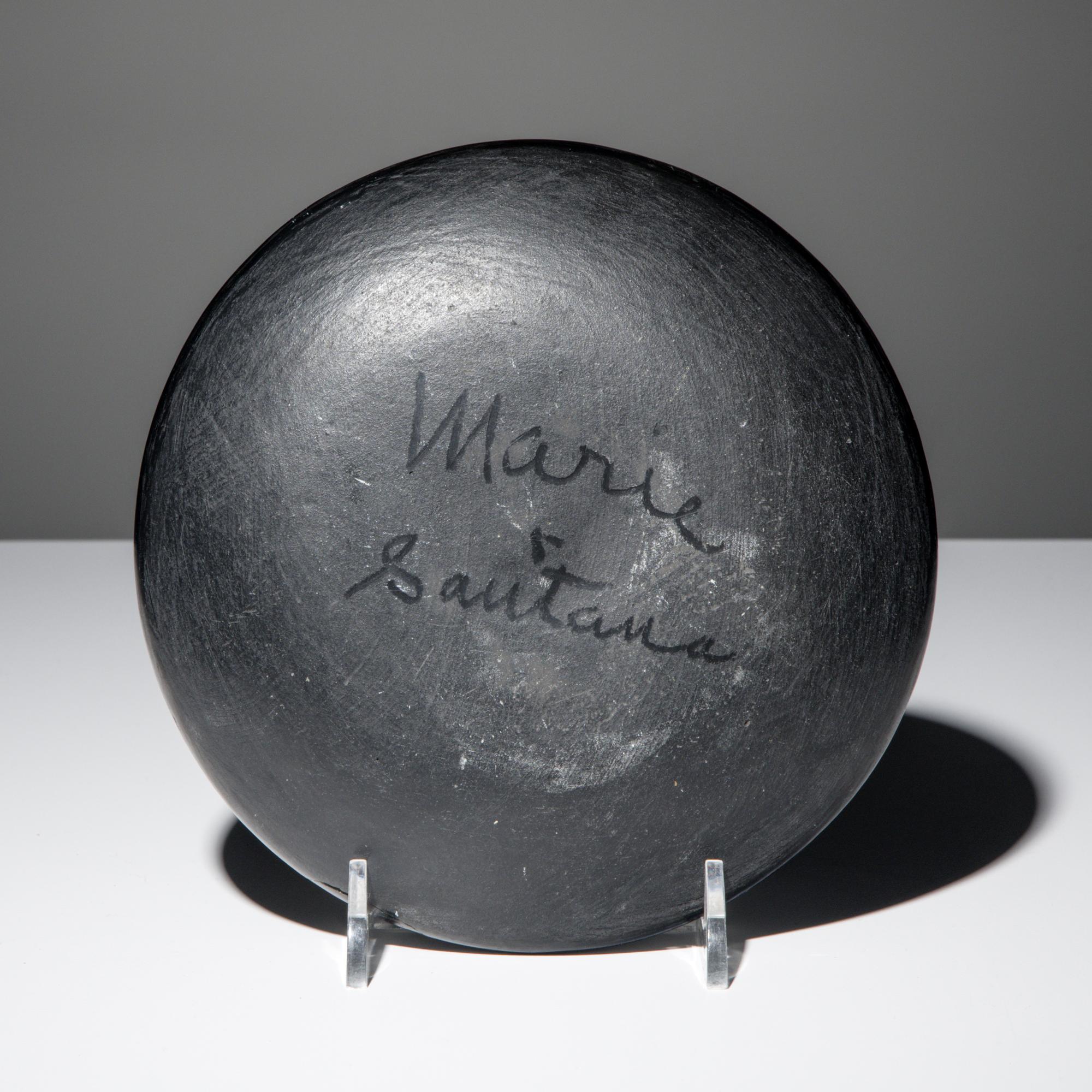 Maria and Santana Martinez (San Ildefonso, 1887-1980 / 1909-2002) — Blackware Plate, Painted by Popovi Da