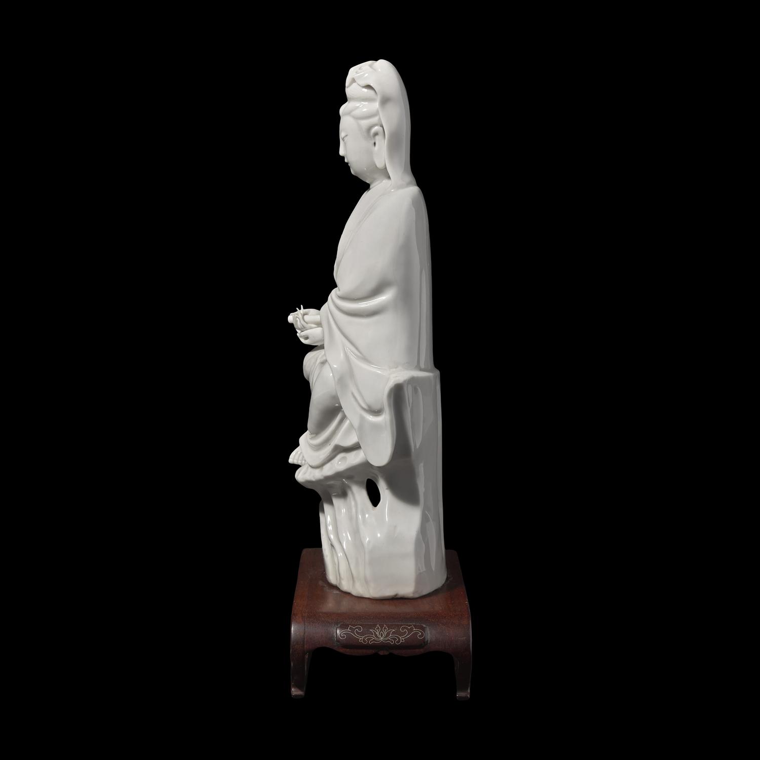 A Chinese Blanc de Chine Porcelain Figure of Guanyin, Late Qing-Republic Period 清末-民国 德化白瓷观音