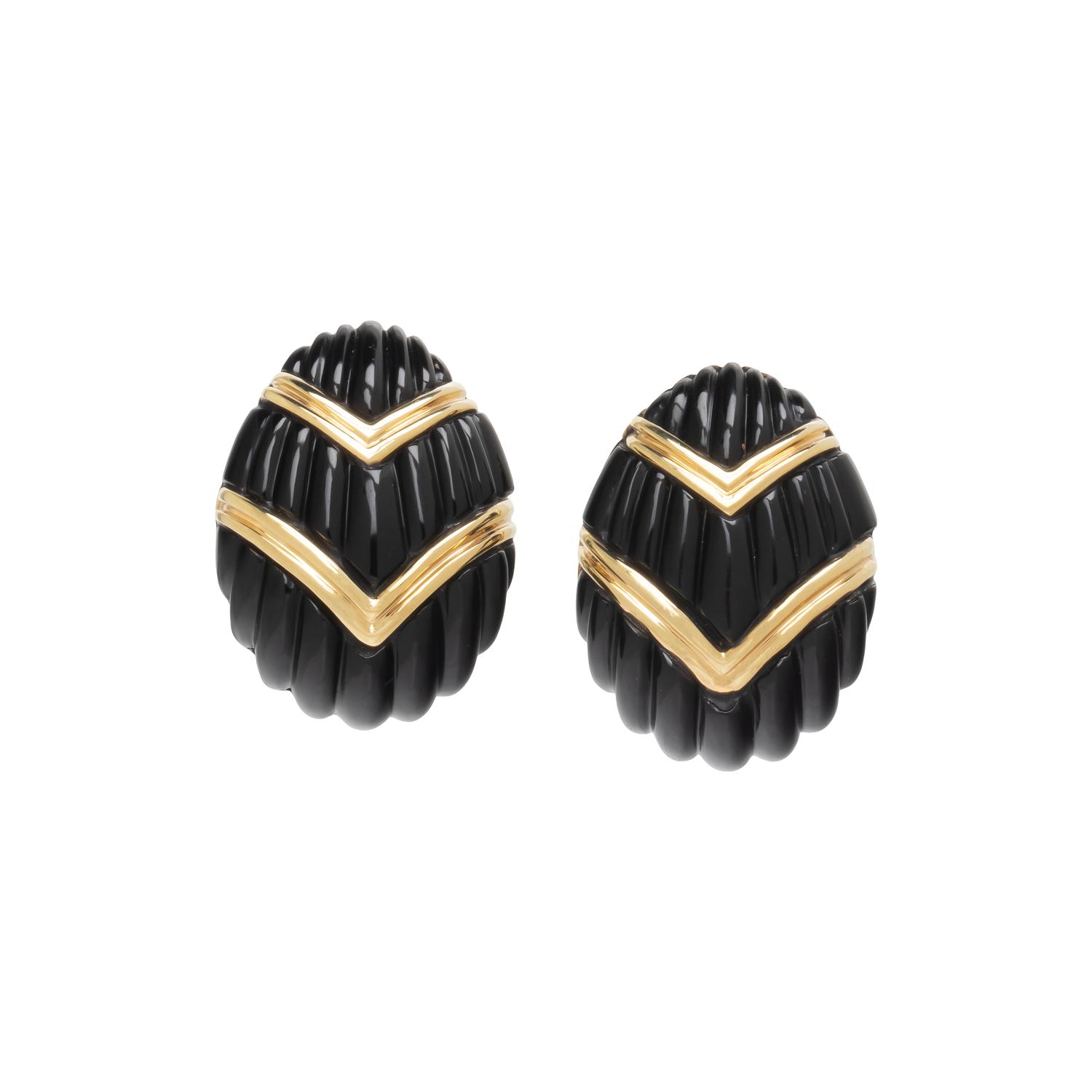 BLACK CORAL AND YELLOW GOLD EARRINGS