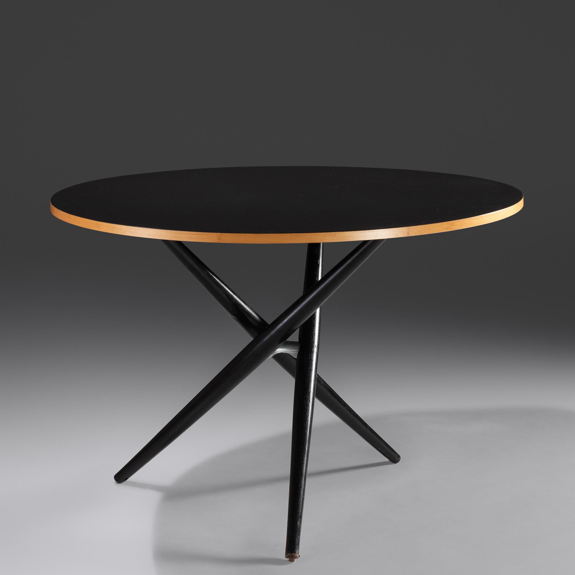 Unique Dinning Table Knoll, USA / Switzerland