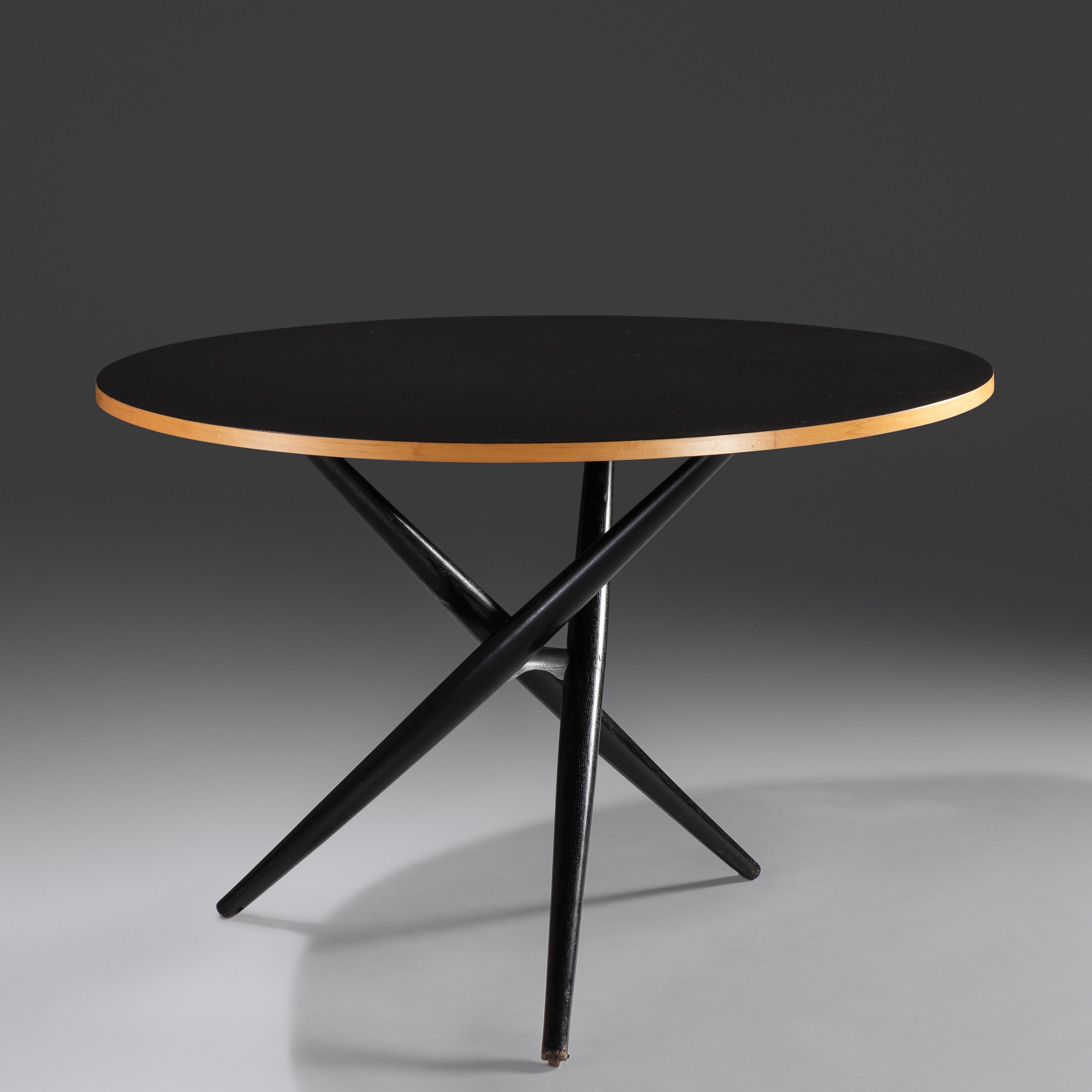 Unique Dinning Table Knoll, USA / Switzerland