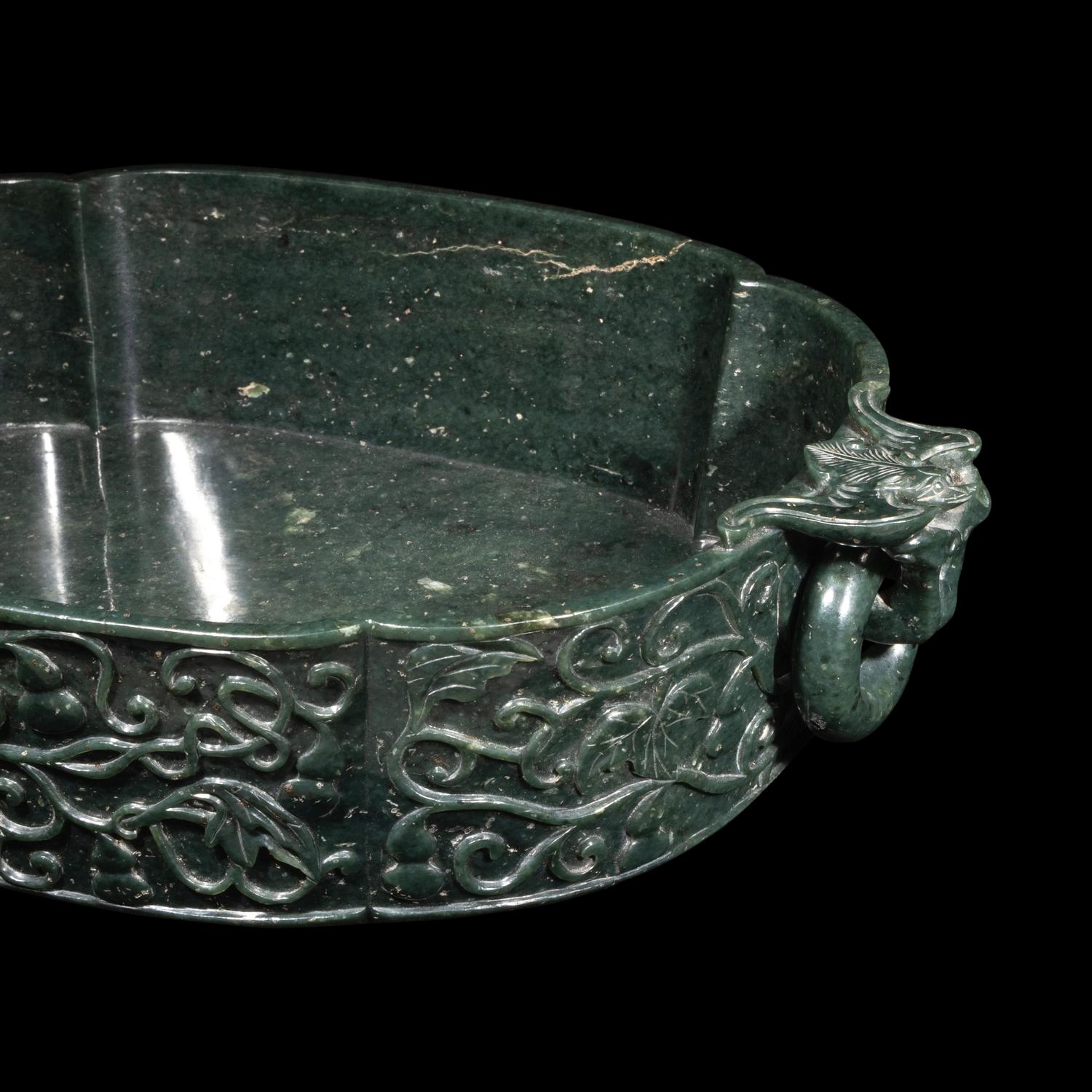 A Chinese Spinach Jade Marriage Bowl, Late Qing/Republic Period 晚清/民國 碧玉雕福祿萬代雙蝠活耳洗