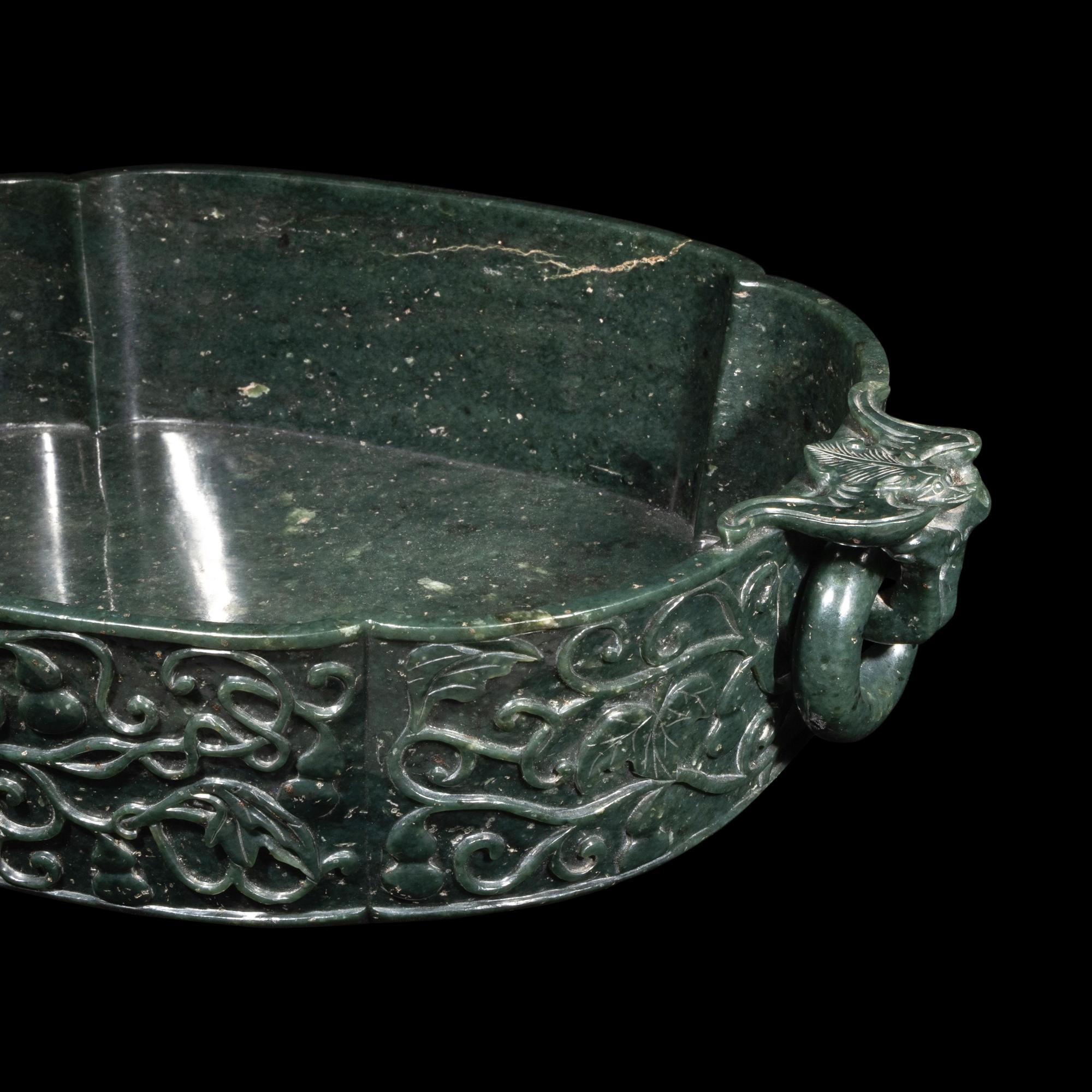 A Chinese Spinach Jade Marriage Bowl, Late Qing/Republic Period 晚清/民國 碧玉雕福祿萬代雙蝠活耳洗