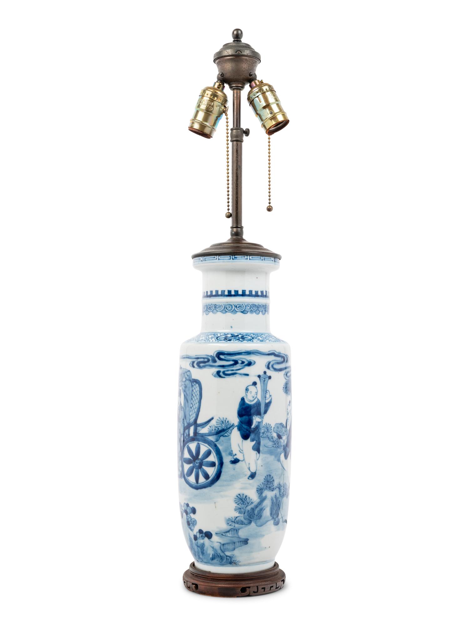 A Chinese Blue and White Porcelain Rouleau Vase