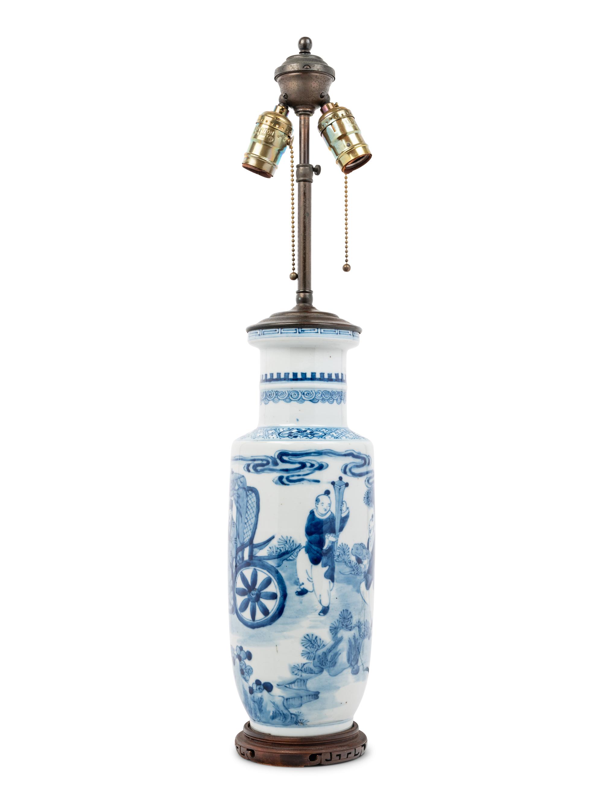A Chinese Blue and White Porcelain Rouleau Vase