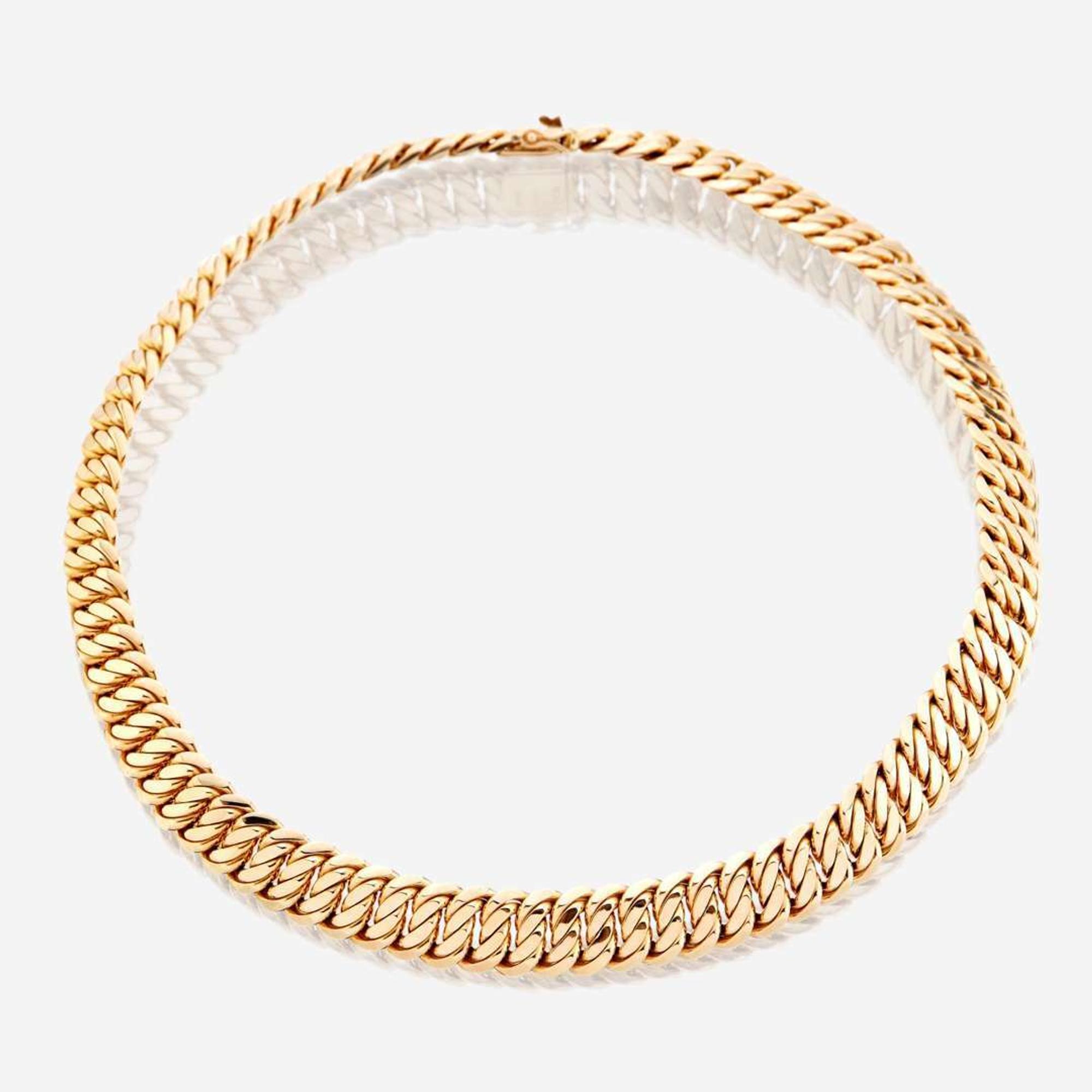A fourteen karat gold necklace