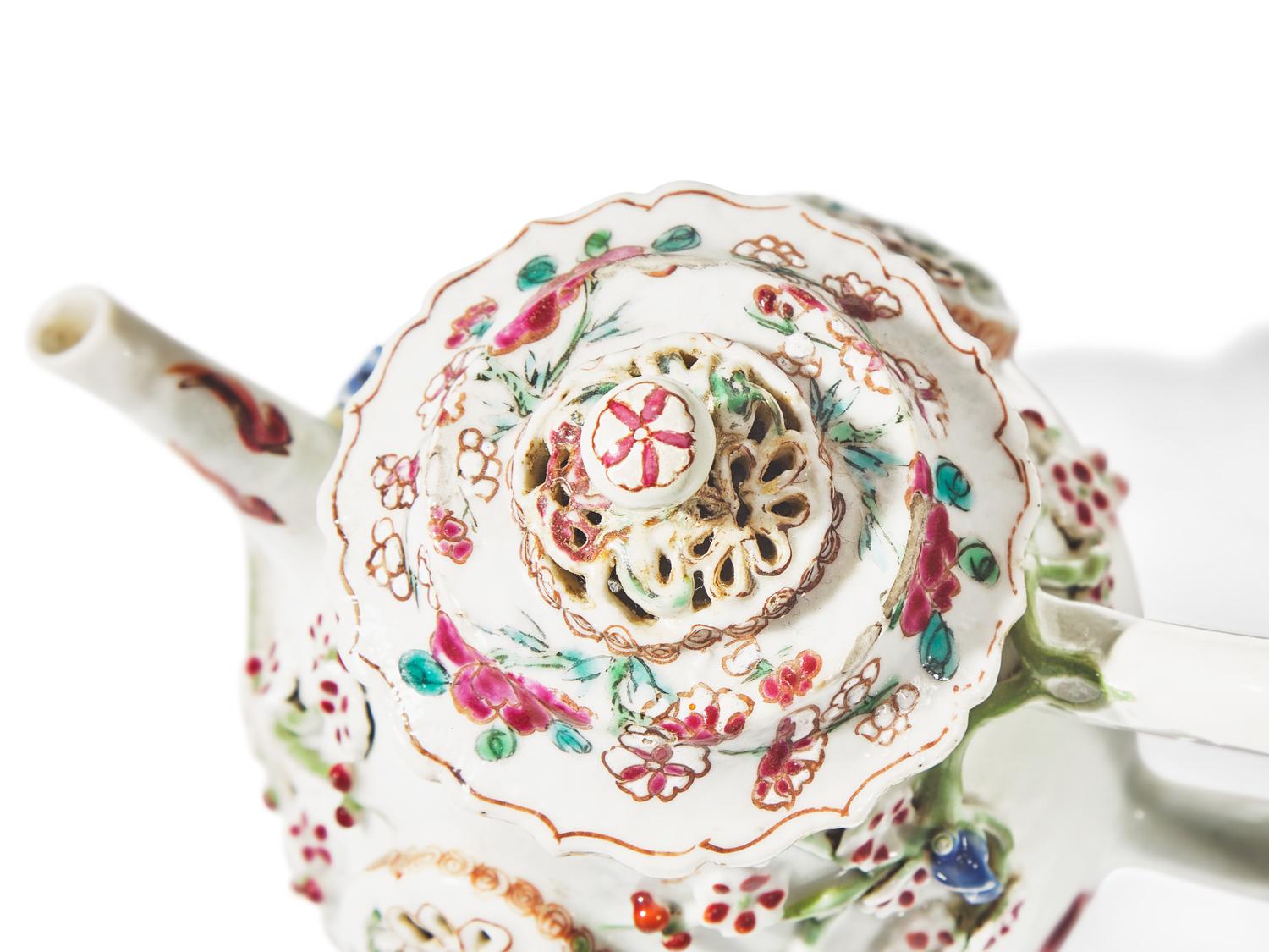 Six Chinese Export Porcelain Articles