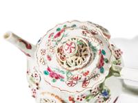 Six Chinese Export Porcelain Articles