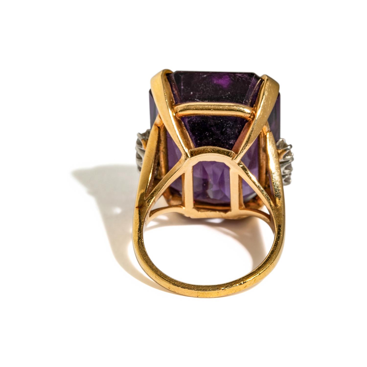 AMETHYST, DIAMOND, AND YELLOW GOLD RING