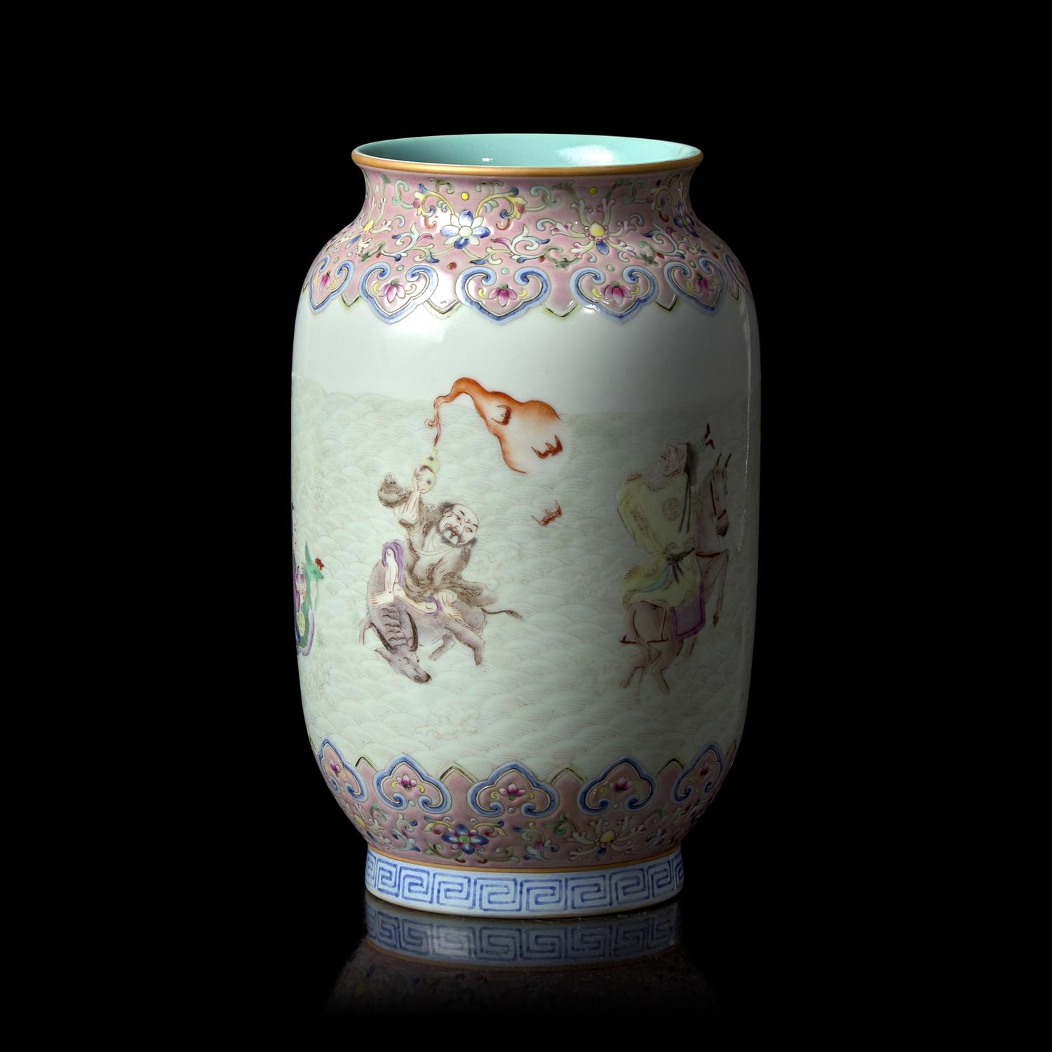 A Chinese Famille Rose 'Eight Immortals' Vase, 20th Century 近代 粉彩八仙過海燈籠瓶