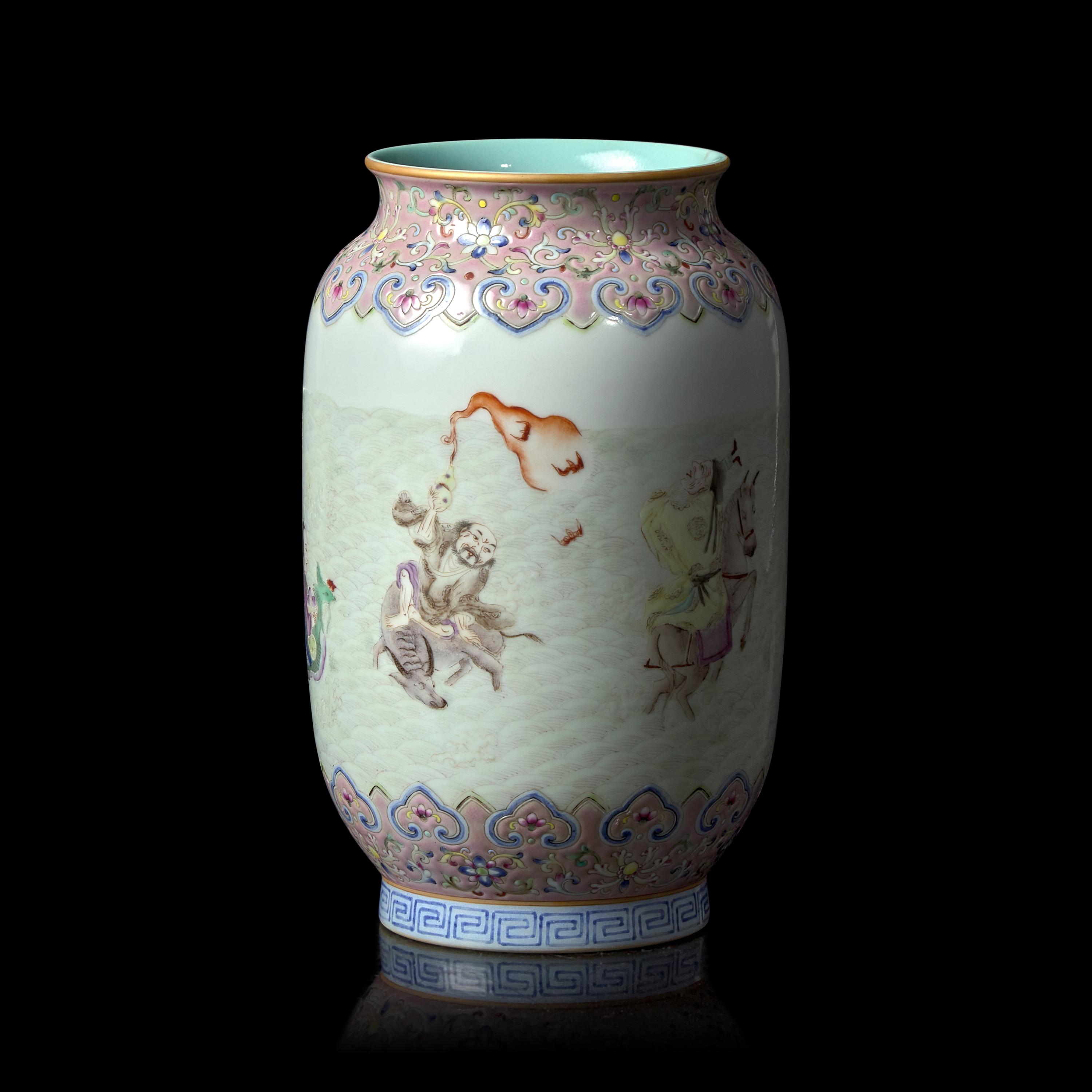 A Chinese Famille Rose 'Eight Immortals' Vase, 20th Century 近代 粉彩八仙過海燈籠瓶