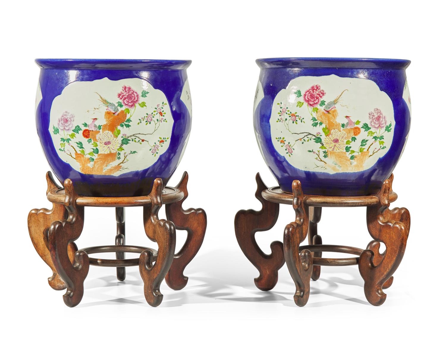 A pair of large Chinese Famille Rose-decorated cobalt-ground jardinières, late Qing to Republic period