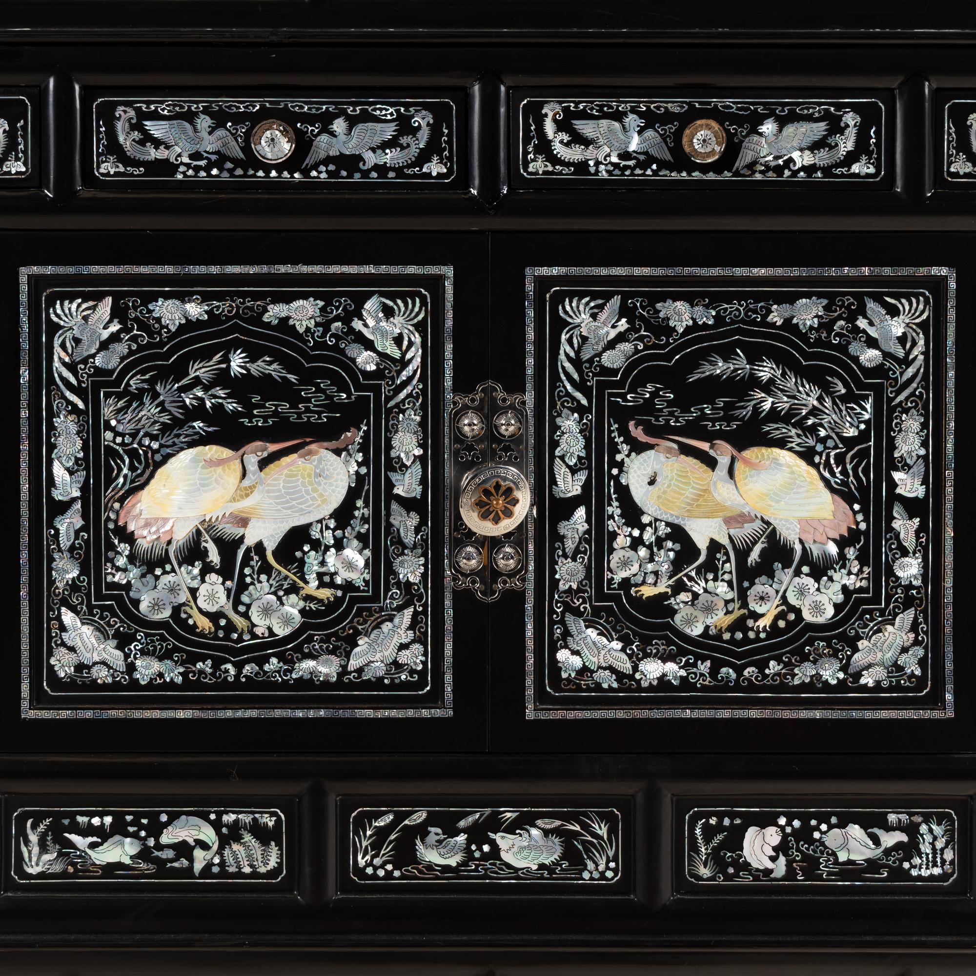 A Korean Mother-of-Pearl Inset Black Lacquer Chest, 20th Century — 近代 韓國黑漆嵌螺鈿大櫃