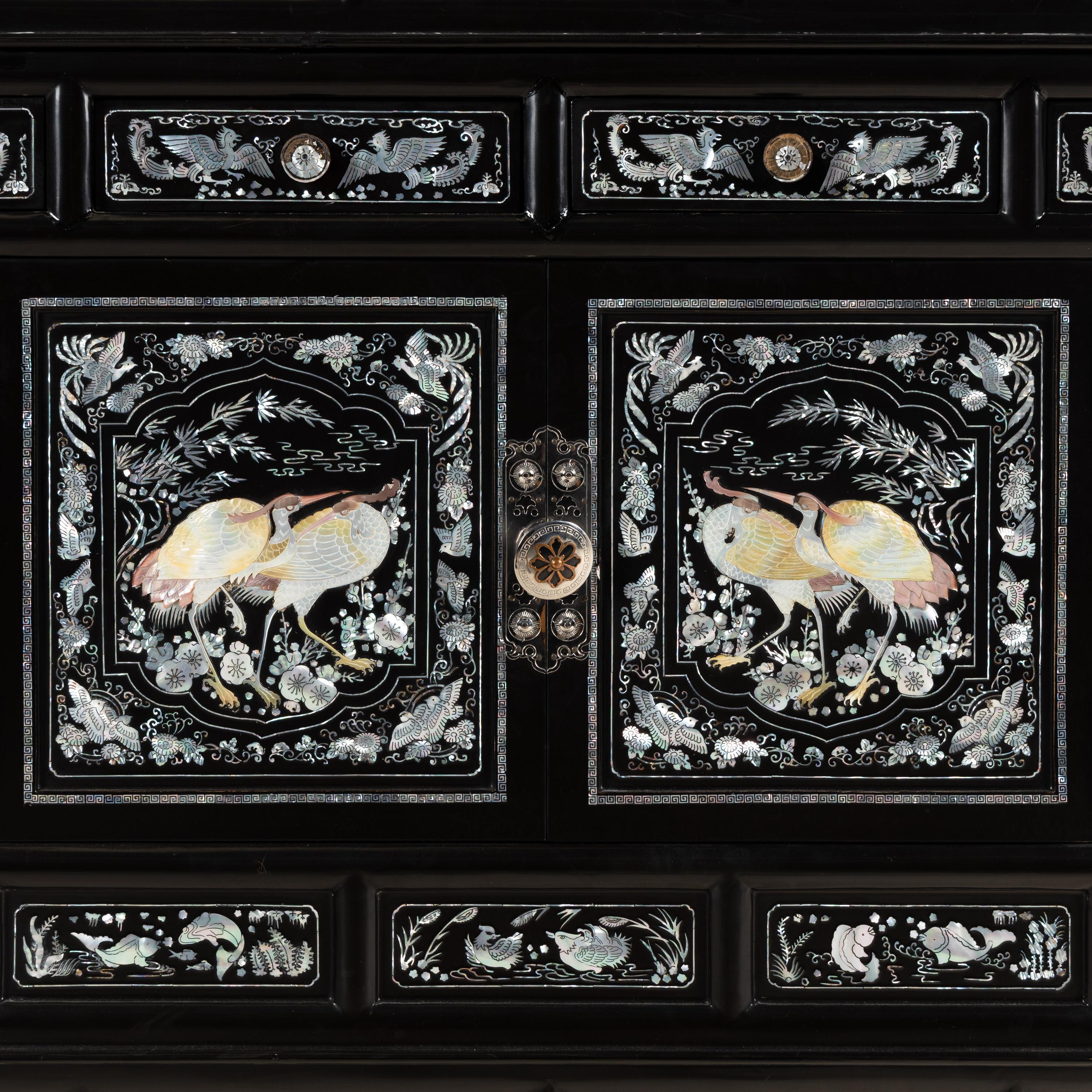 A Korean Mother-of-Pearl Inset Black Lacquer Chest, 20th Century — 近代 韓國黑漆嵌螺鈿大櫃