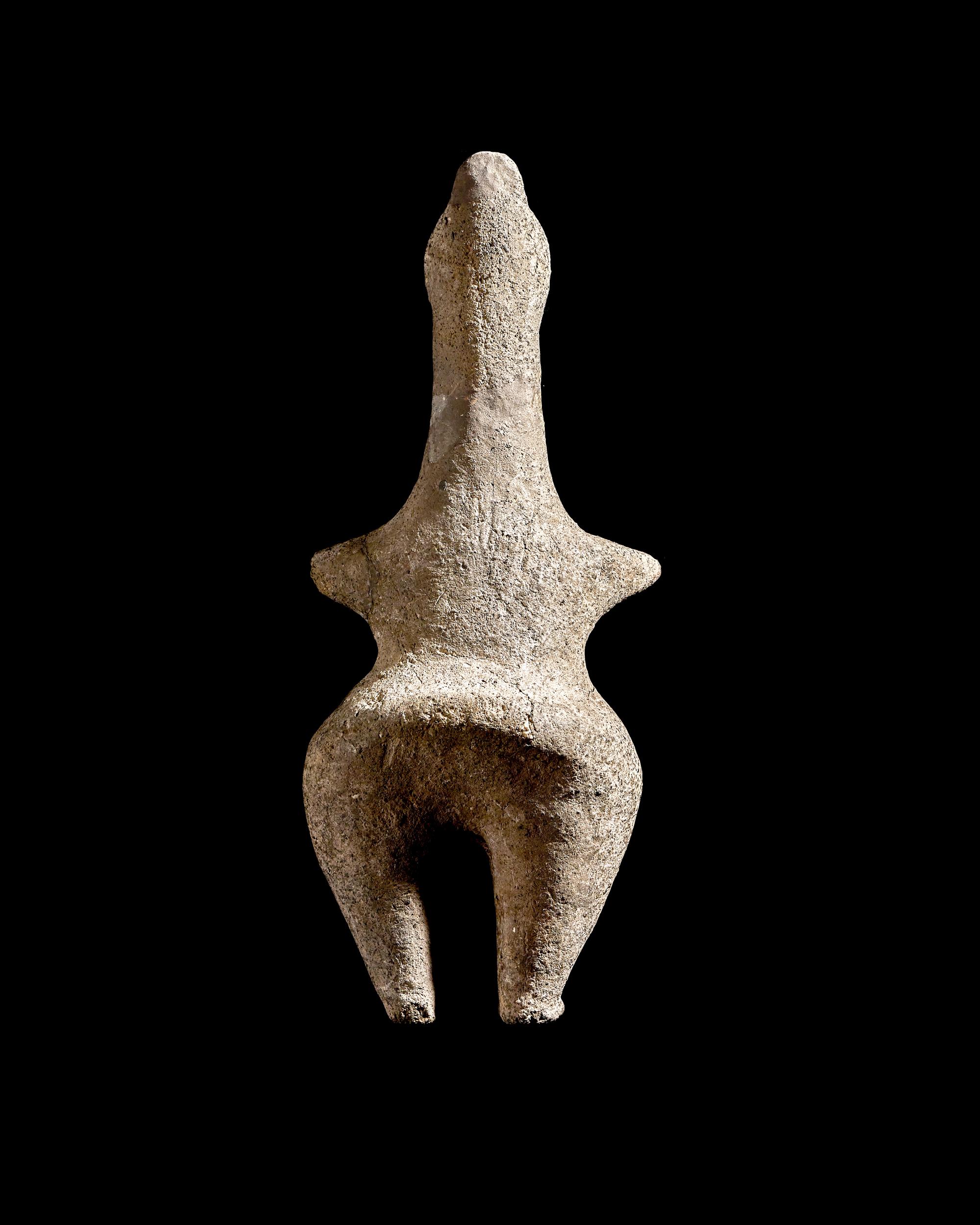 An Amlash Terracotta Female Figure