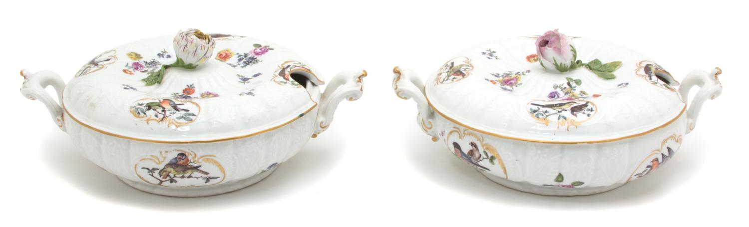 Two Continental Porcelain Sauce Tureens Diameter 6 1/4 inches. — 20TH CENTURY