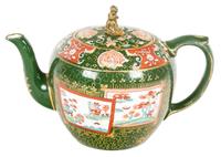 An English Chinoiserie Porcelain Teapot Height 6 1/2 x diameter 5 1/2 inches. — POSSIBLY COALPORT, CIRCA 1810