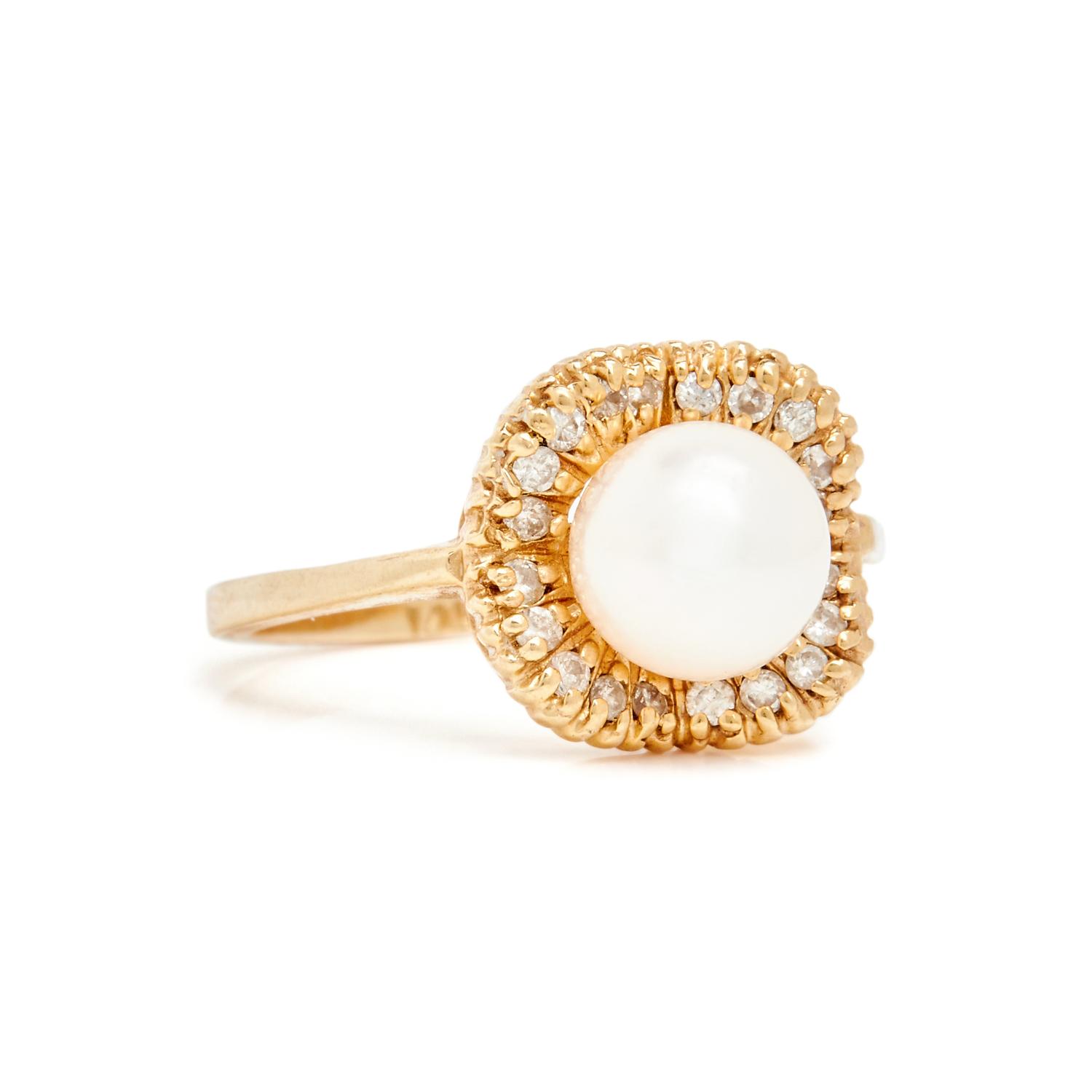 CULTURED PEARL AND DIAMOND RING