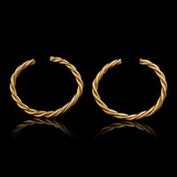 A Pair of Chinese Twisted Gold Bracelets, Qianzhuo, 19th Century or Later 清或更晚 金紐絲鉗鐲一對