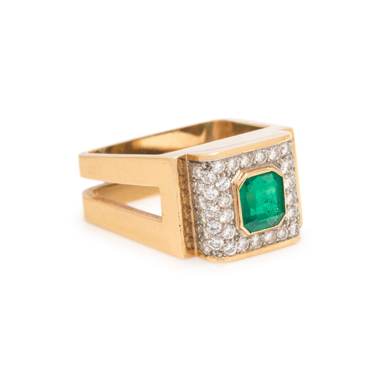 EMERALD AND DIAMOND RING