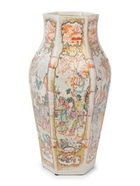 A Chinese Export Porcelain Vase