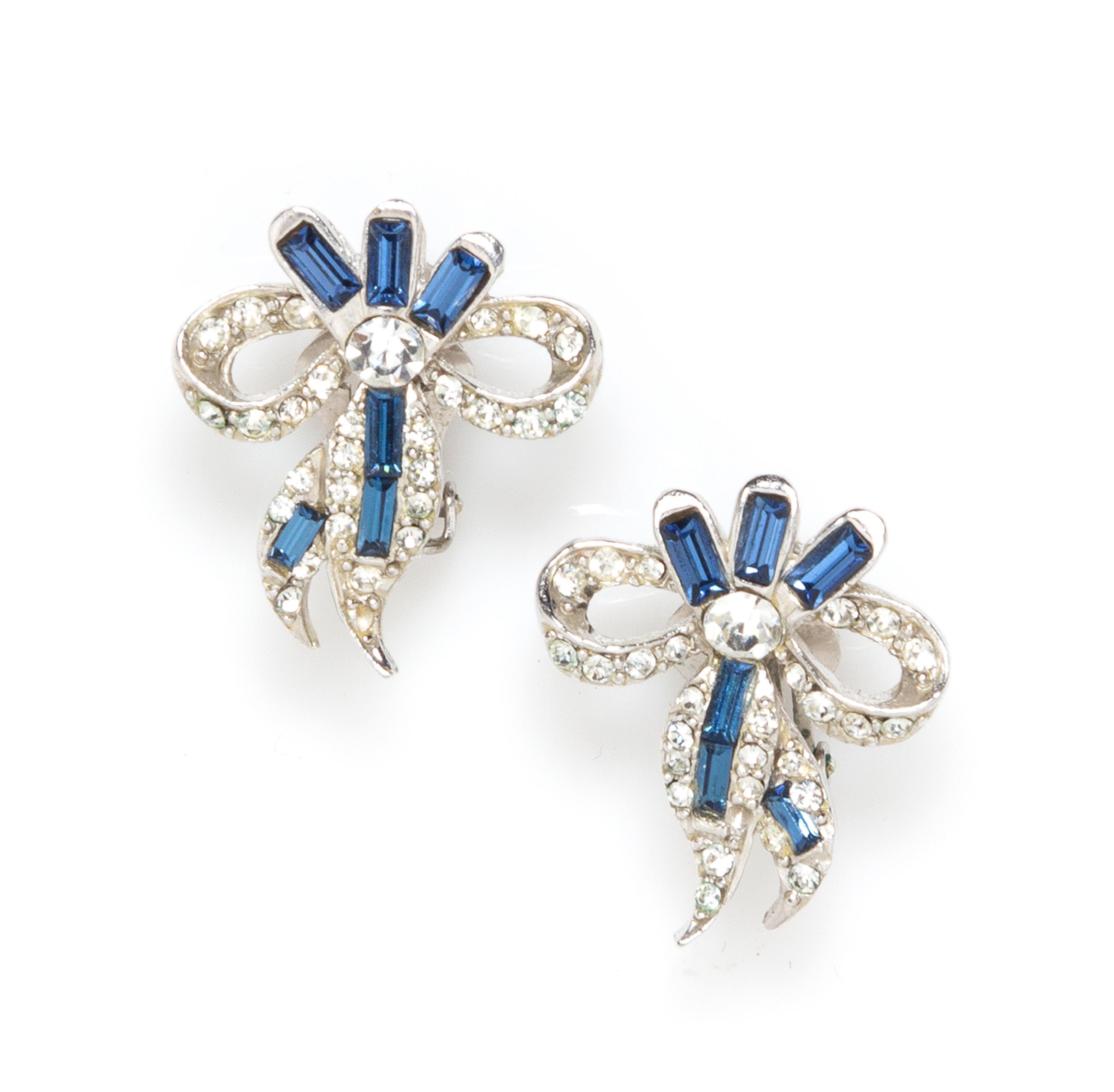 A Pair of Pell Bow Earclips, 1" x 1".