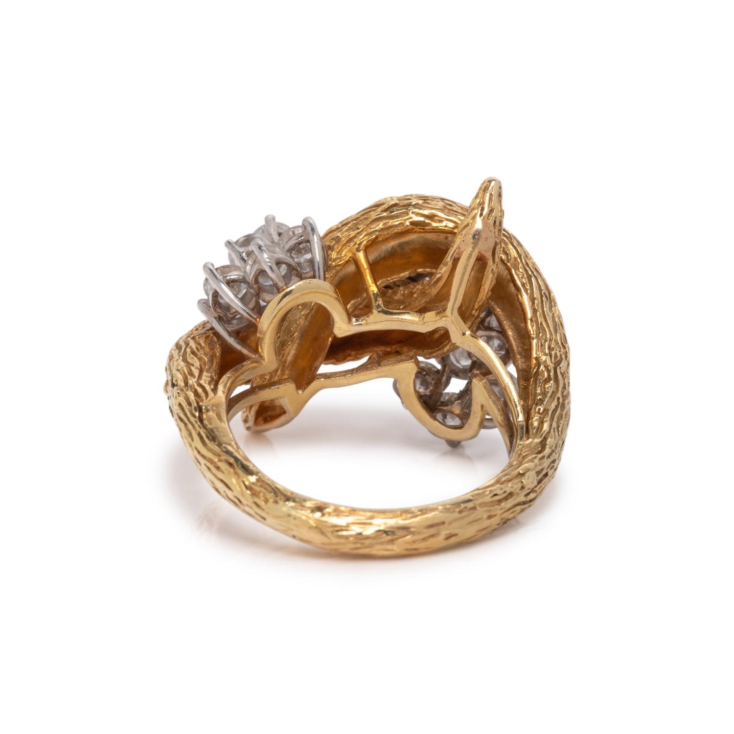 DIAMOND AND YELLOW GOLD RING