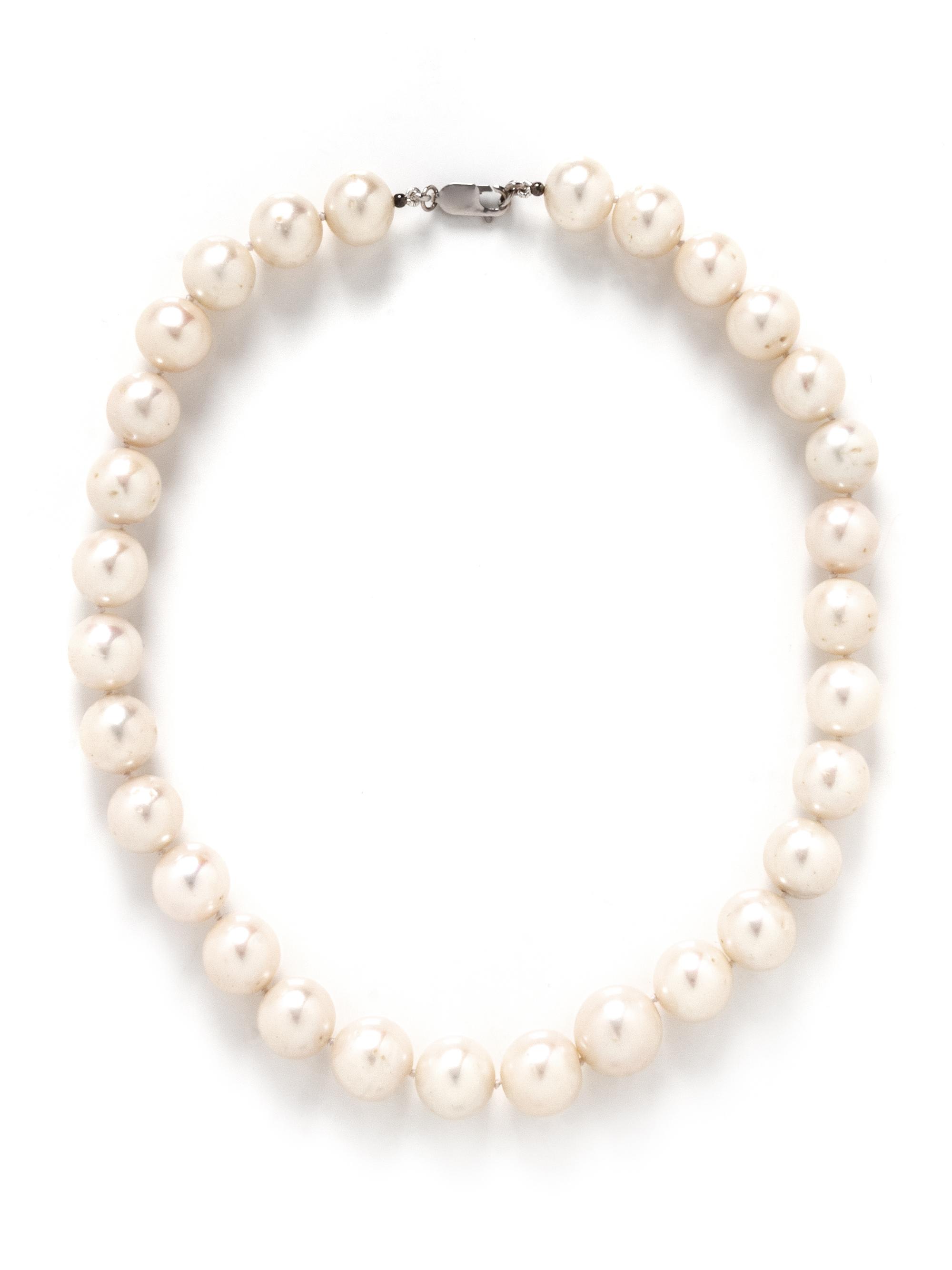 CULTURED PEARL NECKLACE