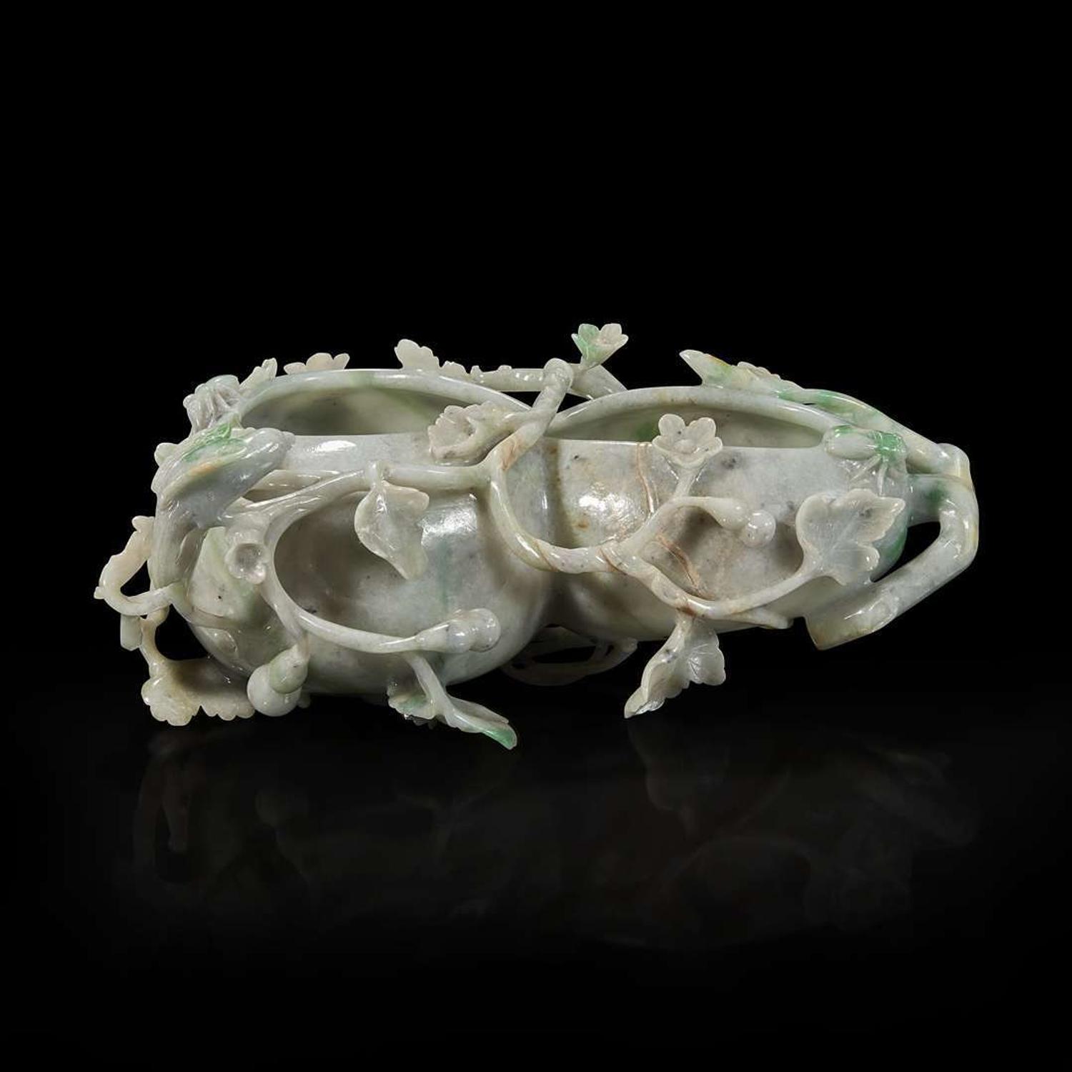A Chinese carved jadeite double gourd brushwasher 翡翠葫芦笔洗