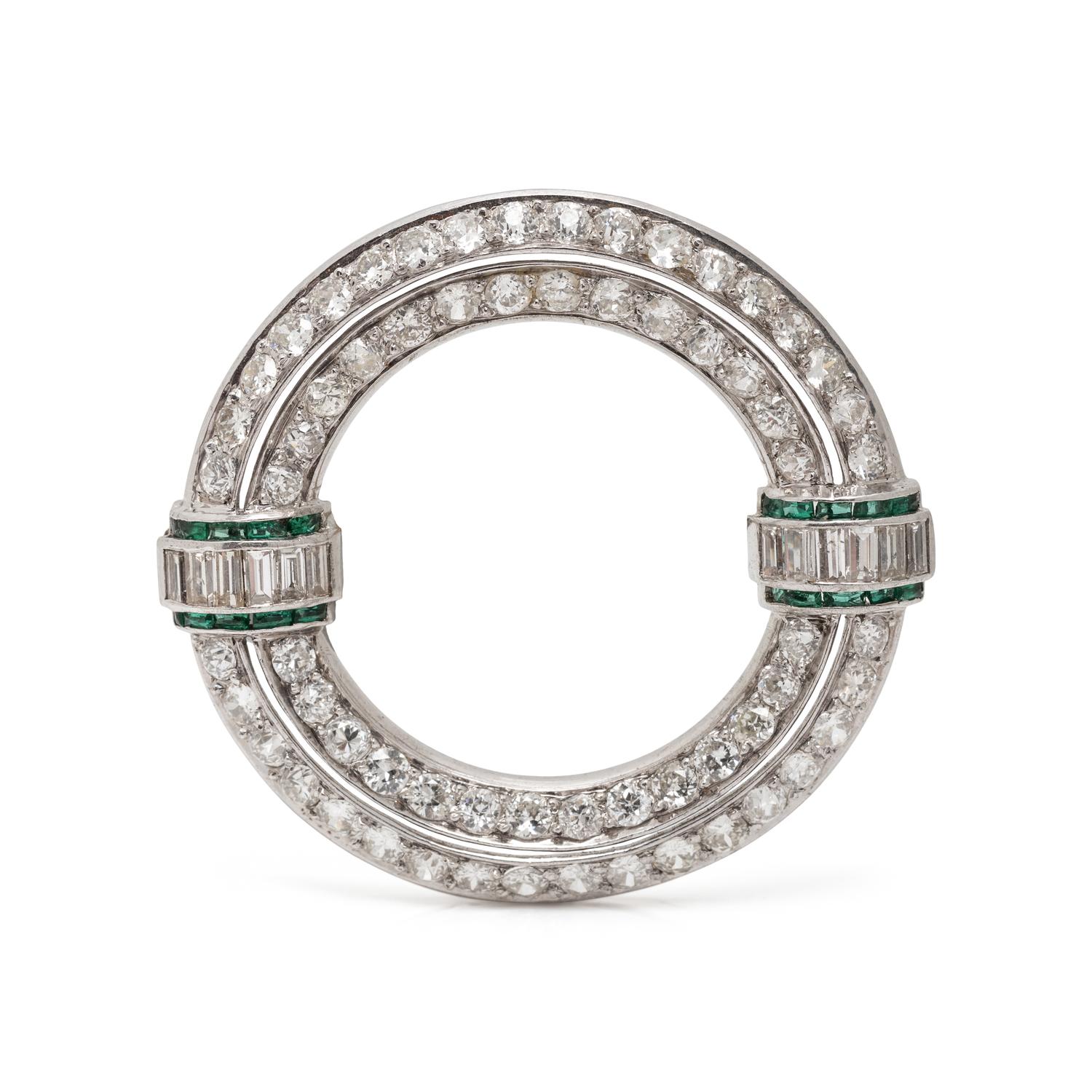 ART DECO, DIAMOND AND SYNTHETIC EMERALD CIRCLE BROOCH