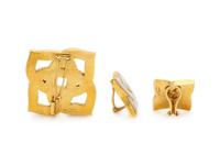ANGELA CUMMINGS, MOTHER-OF-PEARL AND YELLOW GOLD CELTIC KNOT BROOCH AND EARRINGS