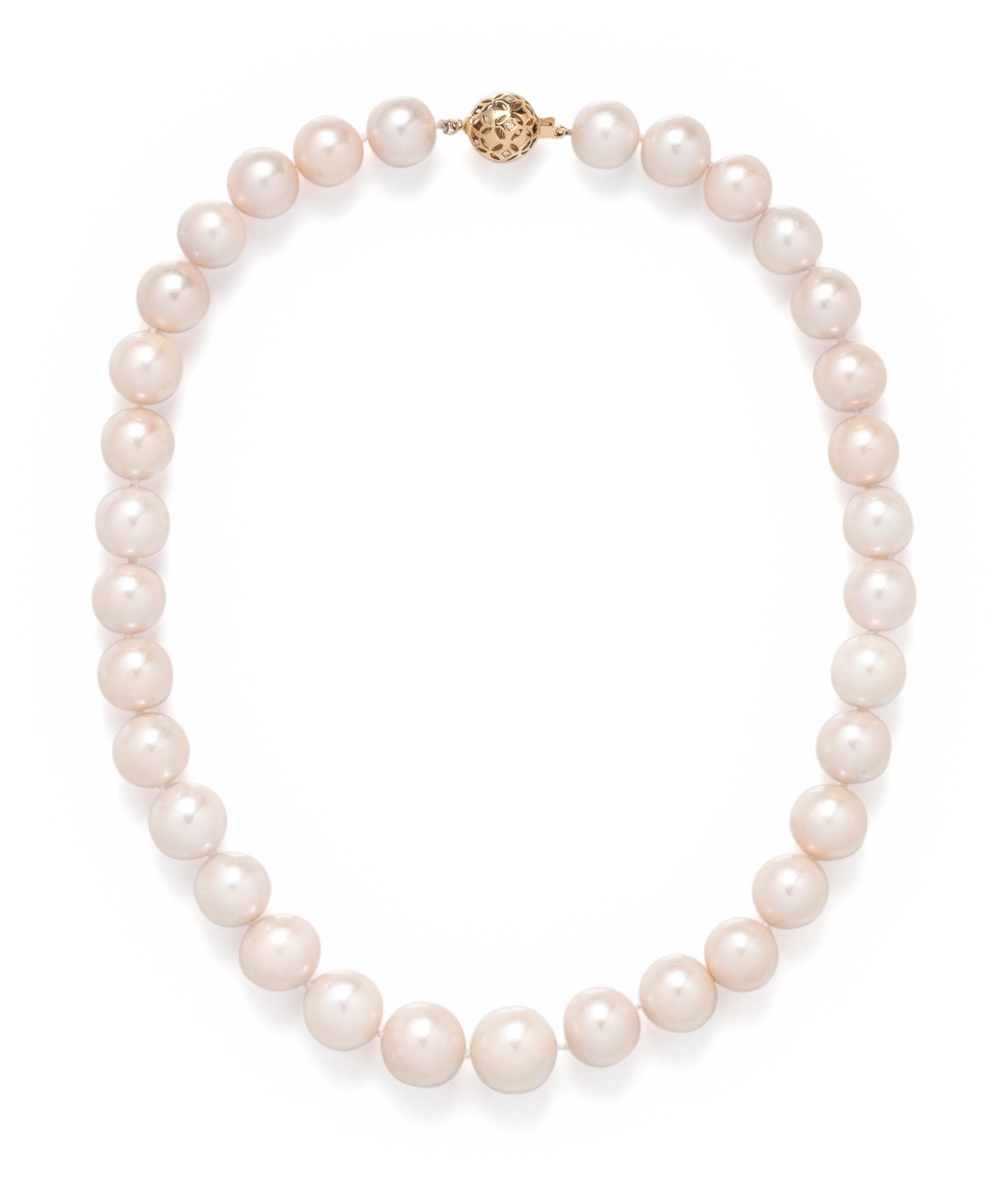 CULTURED SOUTH SEA PEARL NECKLACE
