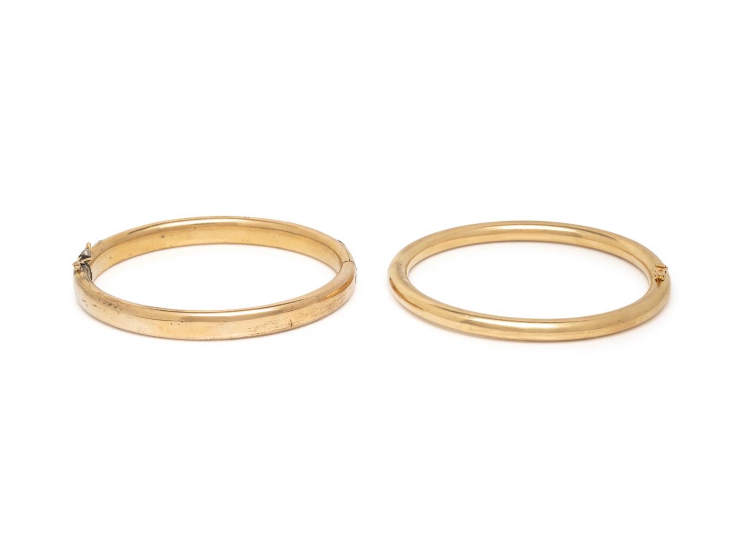 COLLECTION OF YELLOW GOLD BANGLE BRACELETS