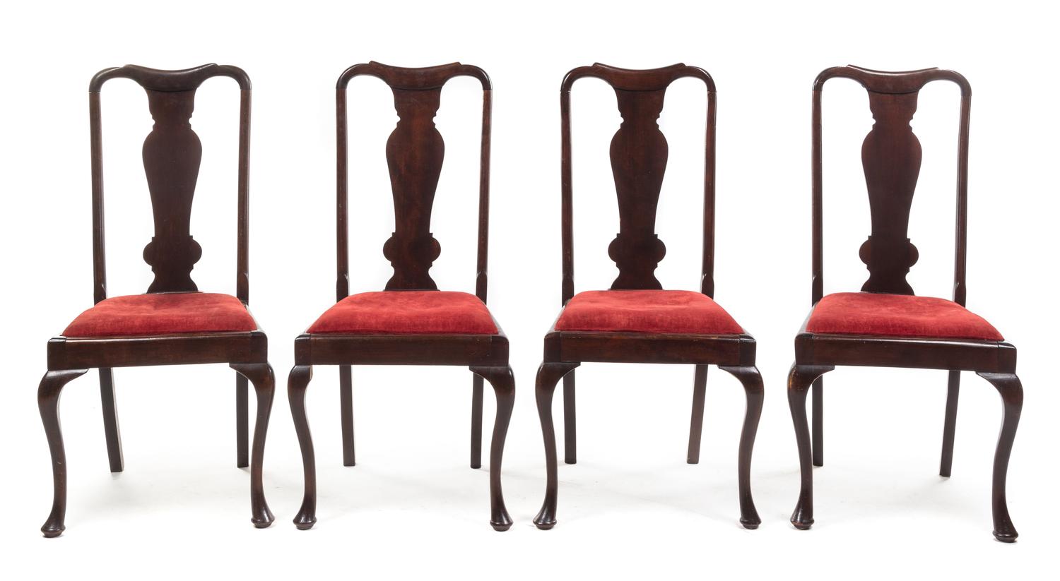 An Assembled Set of Eight Queen Anne Style Mahogany Dining Chairs Height of tallest 42 inches. — 20TH CENTURY