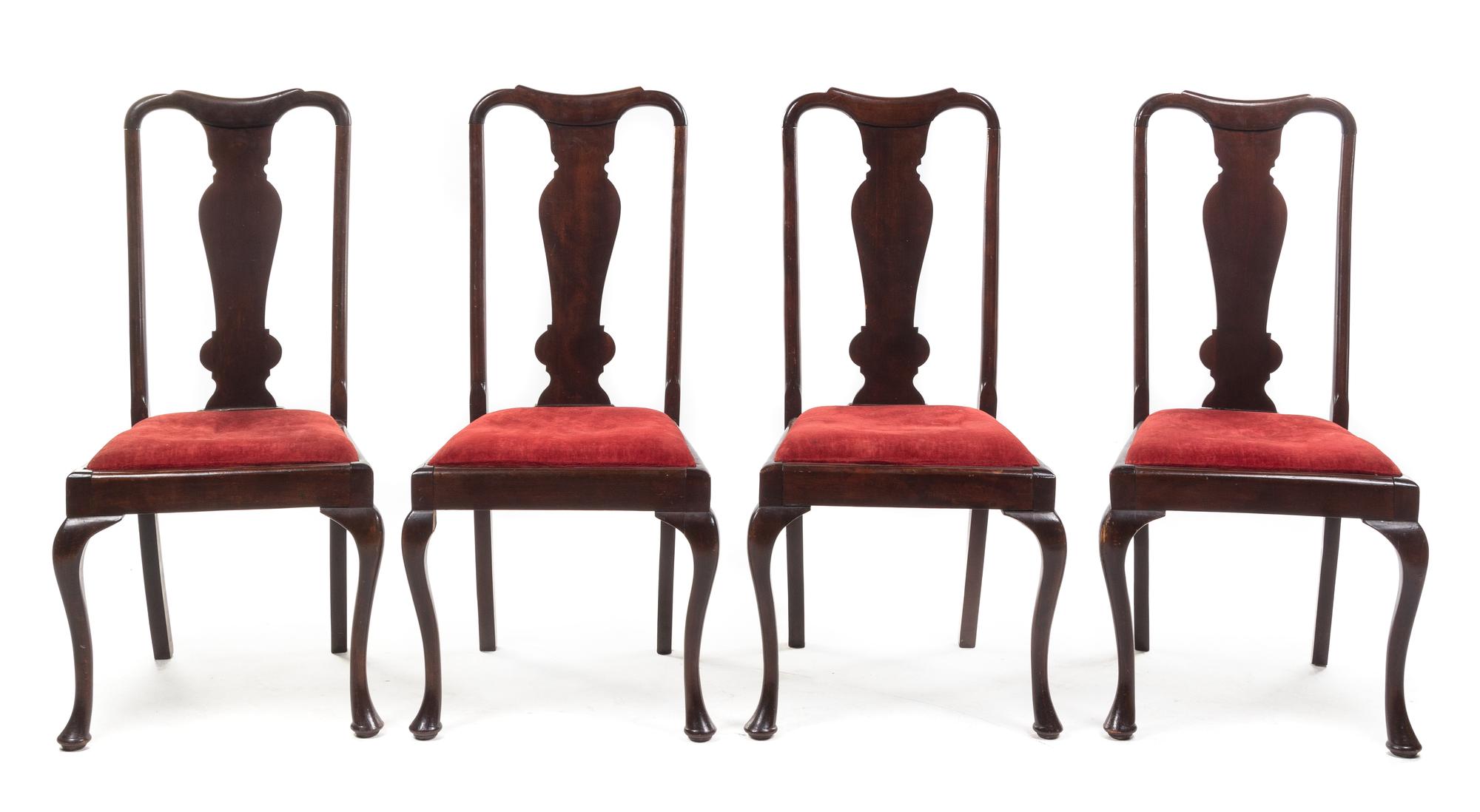 An Assembled Set of Eight Queen Anne Style Mahogany Dining Chairs Height of tallest 42 inches. — 20TH CENTURY